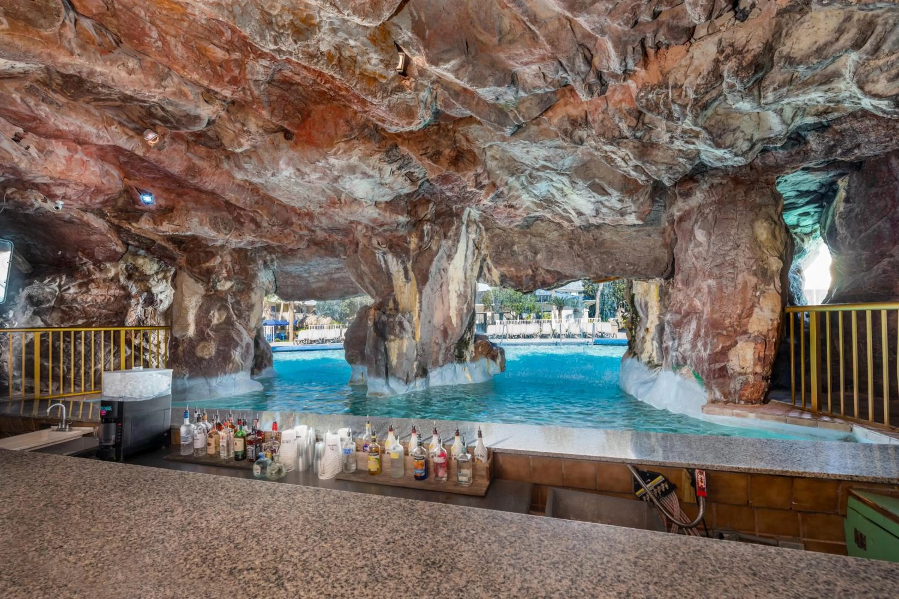 Lounge or bar in The Island Resort at Fort Walton Beach