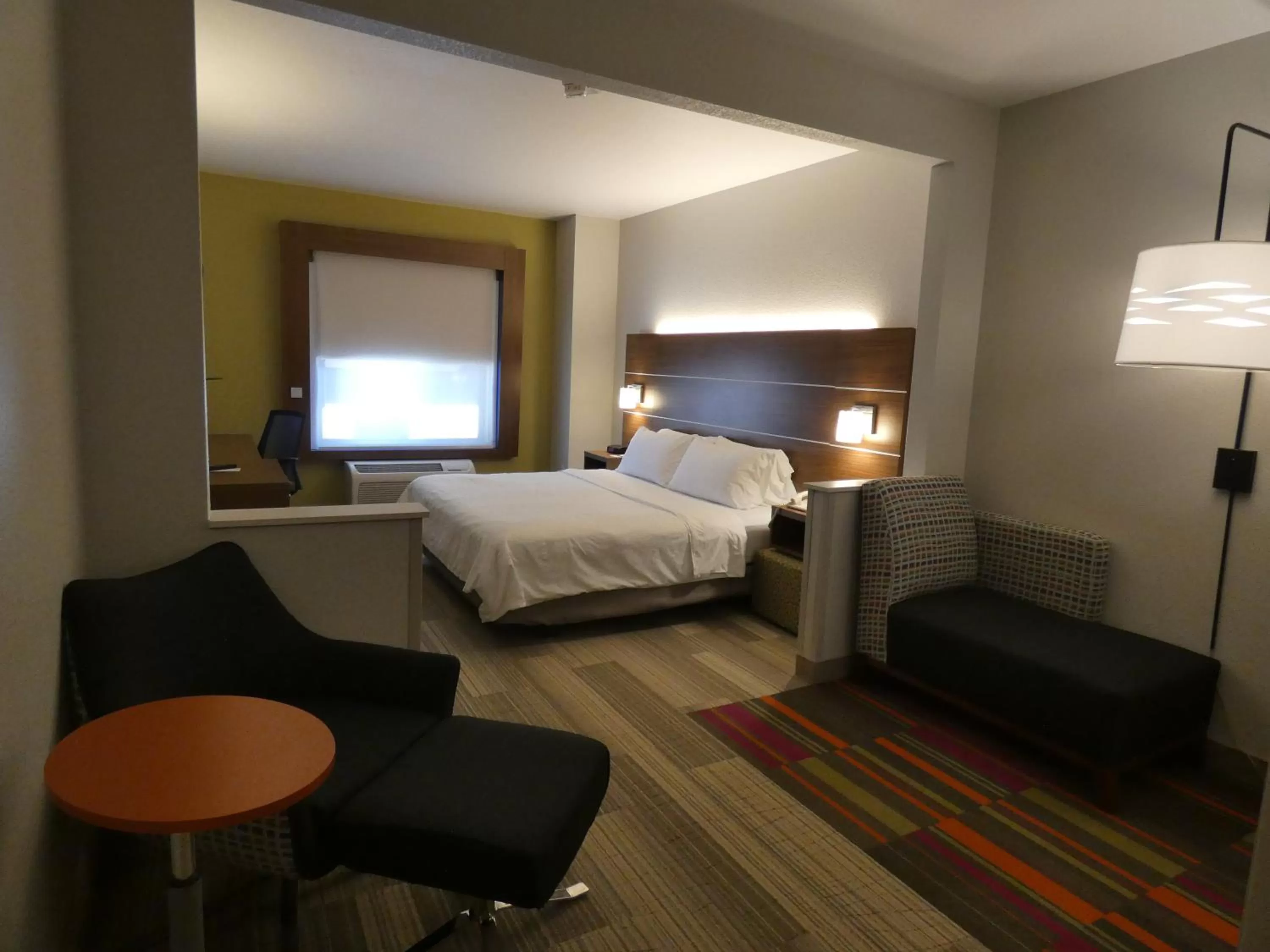 Bedroom, Bed in Holiday Inn Express Hotel & Suites Limon I-70/Exit 359 by IHG