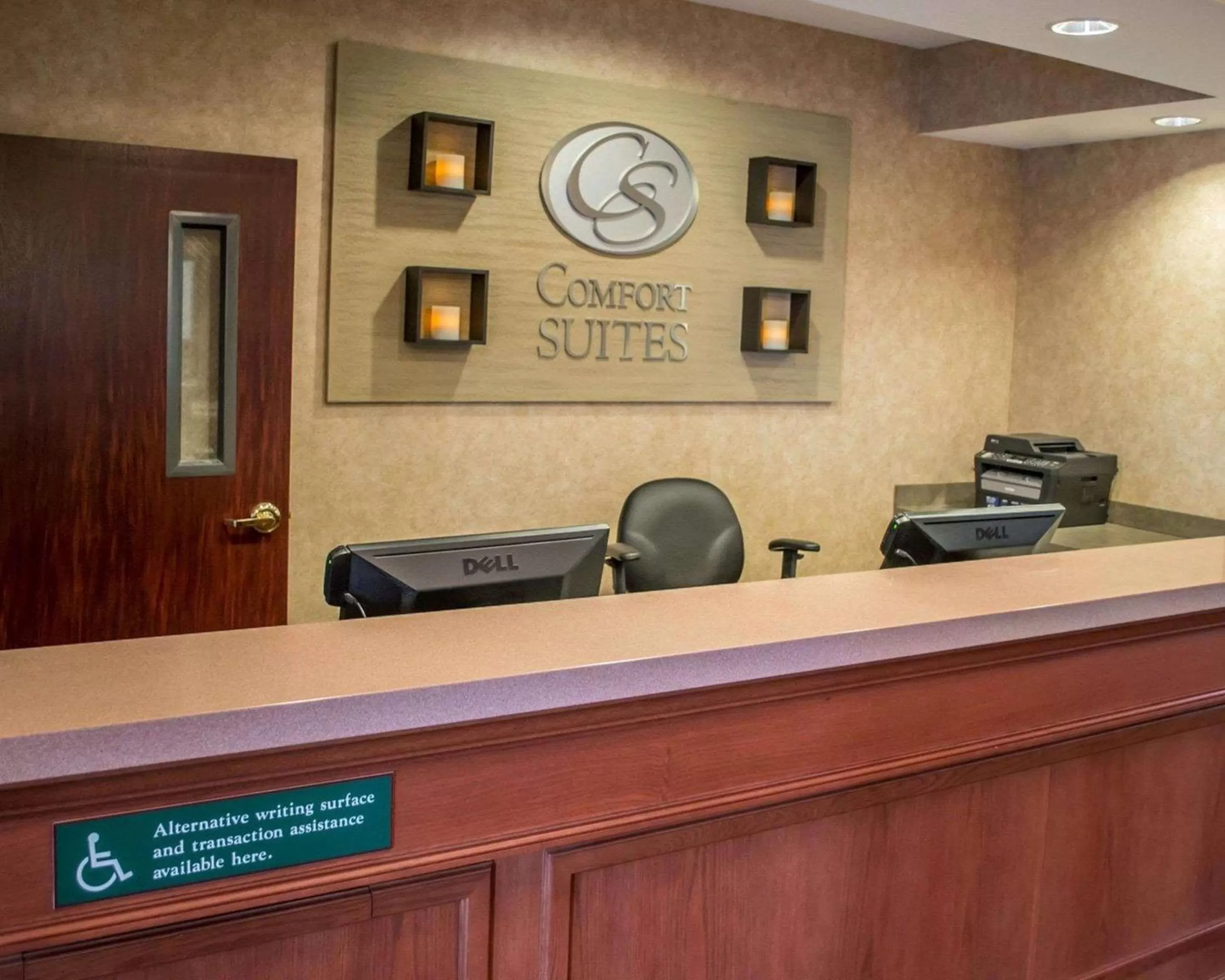 Lobby or reception in Comfort Suites Portland Southwest