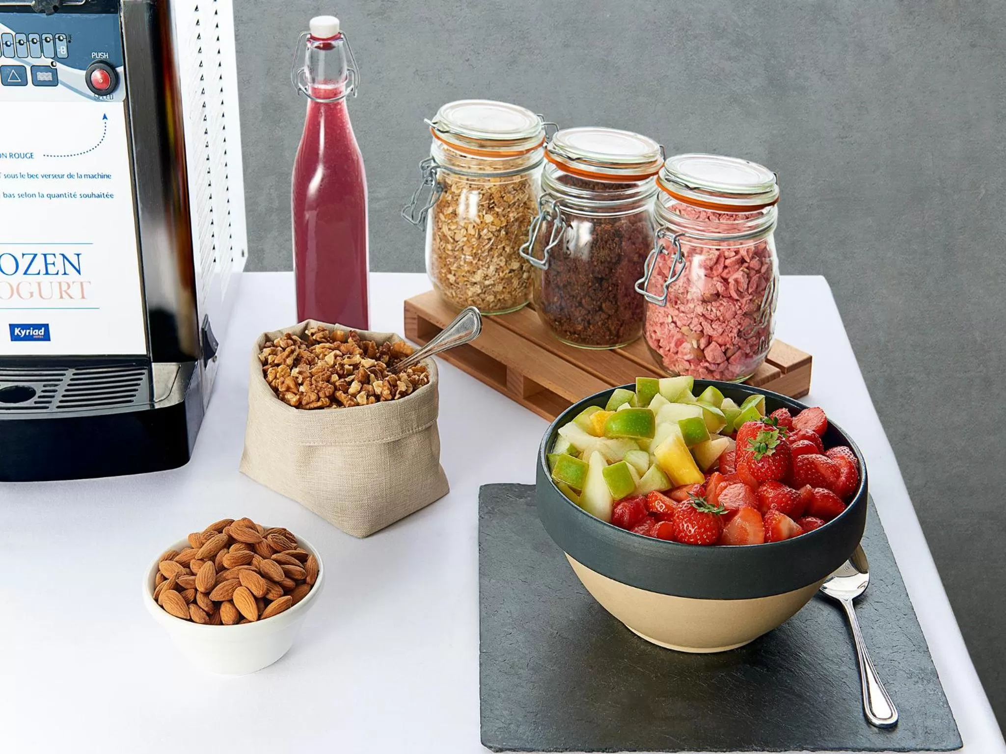 Food and drinks in Kyriad Toulouse Sud - Roques