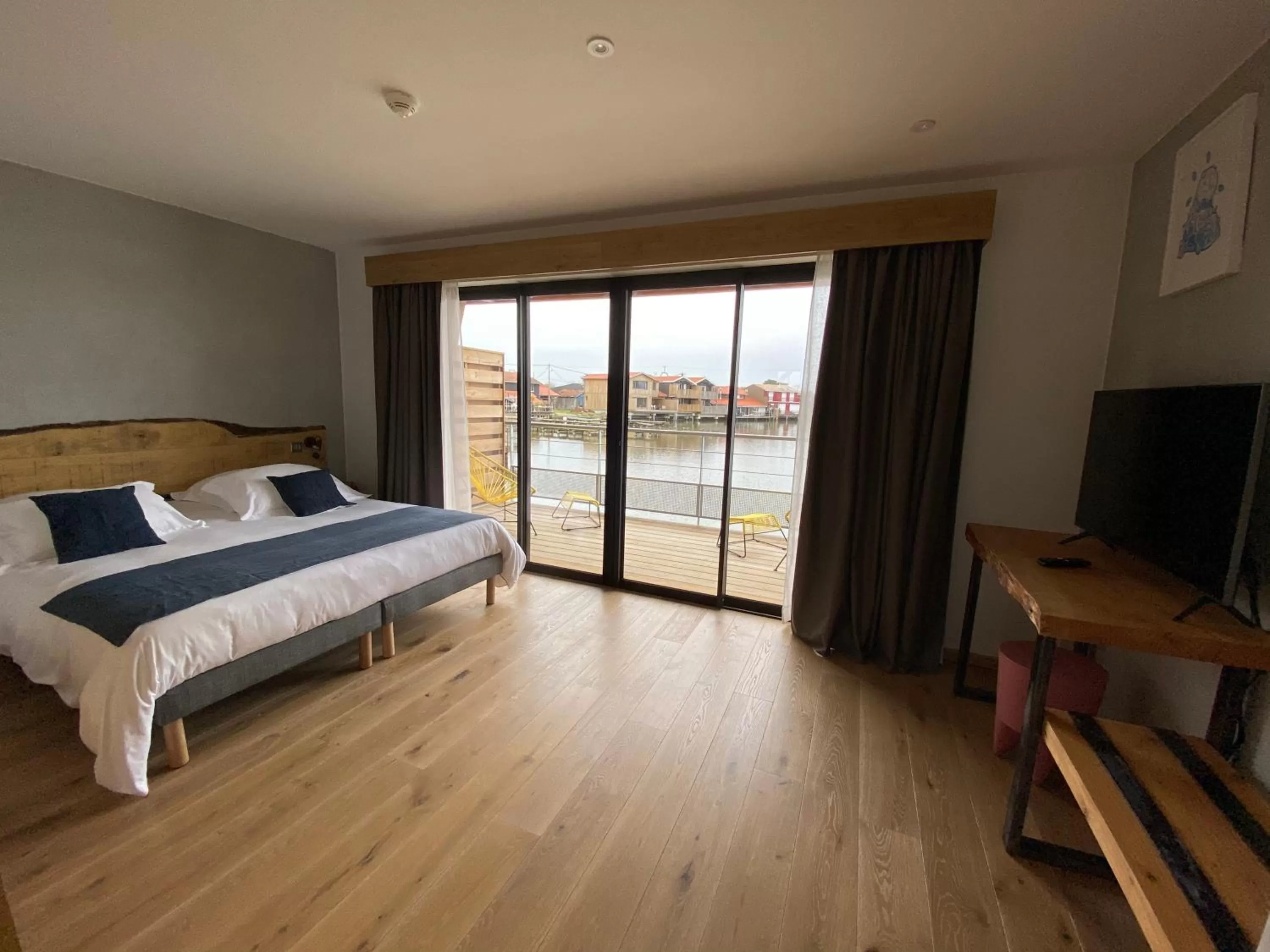 Bed in LES 12 DE LARROS