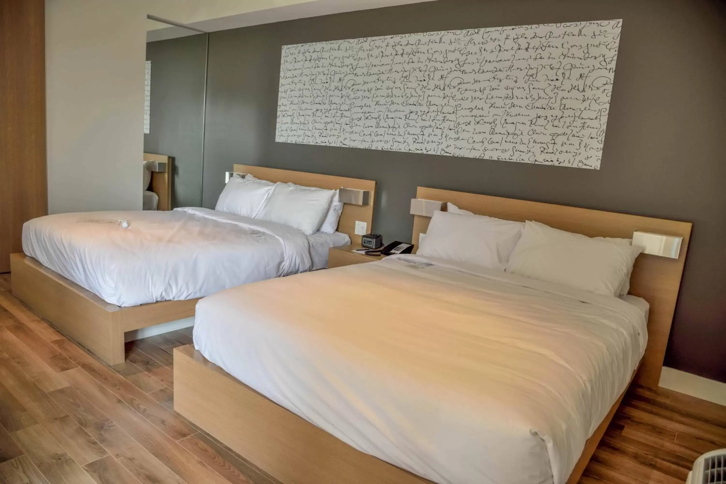 Queen Room with Two Queen Beds - Golf View in La Cache du Golf Queen Room with Two Queen Beds - Golf View in La Cache du Golf