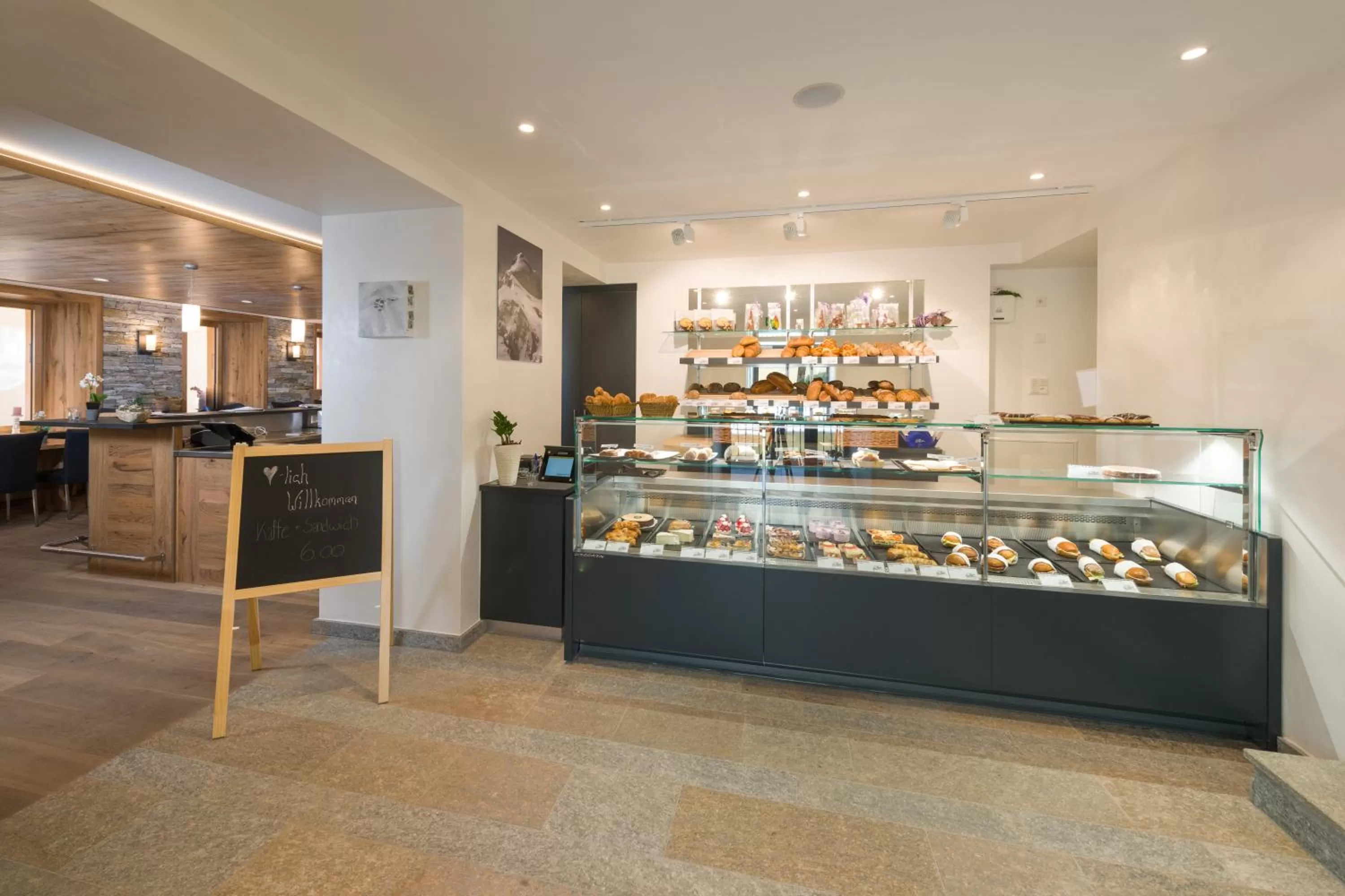 Restaurant/places to eat in Hotel Heimatlodge