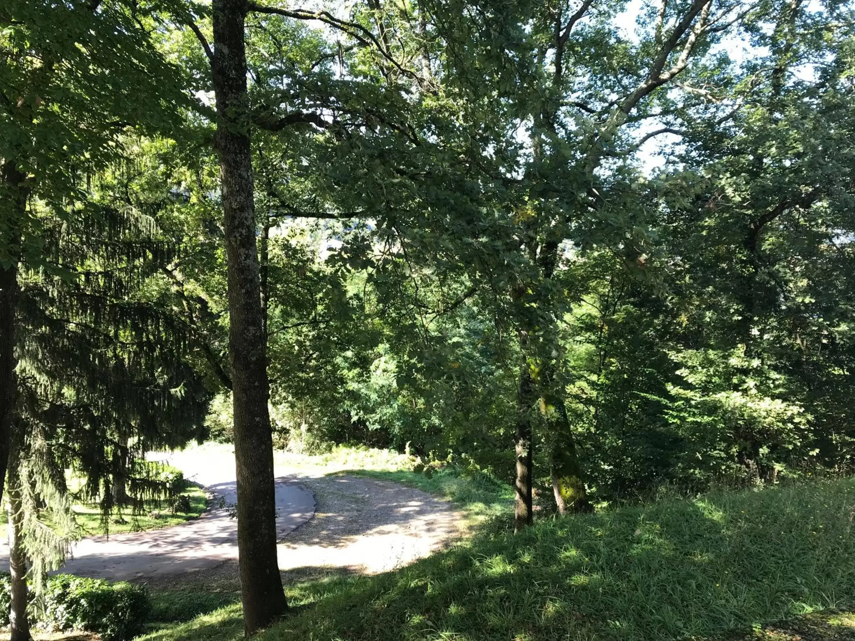 Twin Room in Les chambres et studios Camping Parc de Paletès Twin Room in Les chambres et studios Camping Parc de Paletès