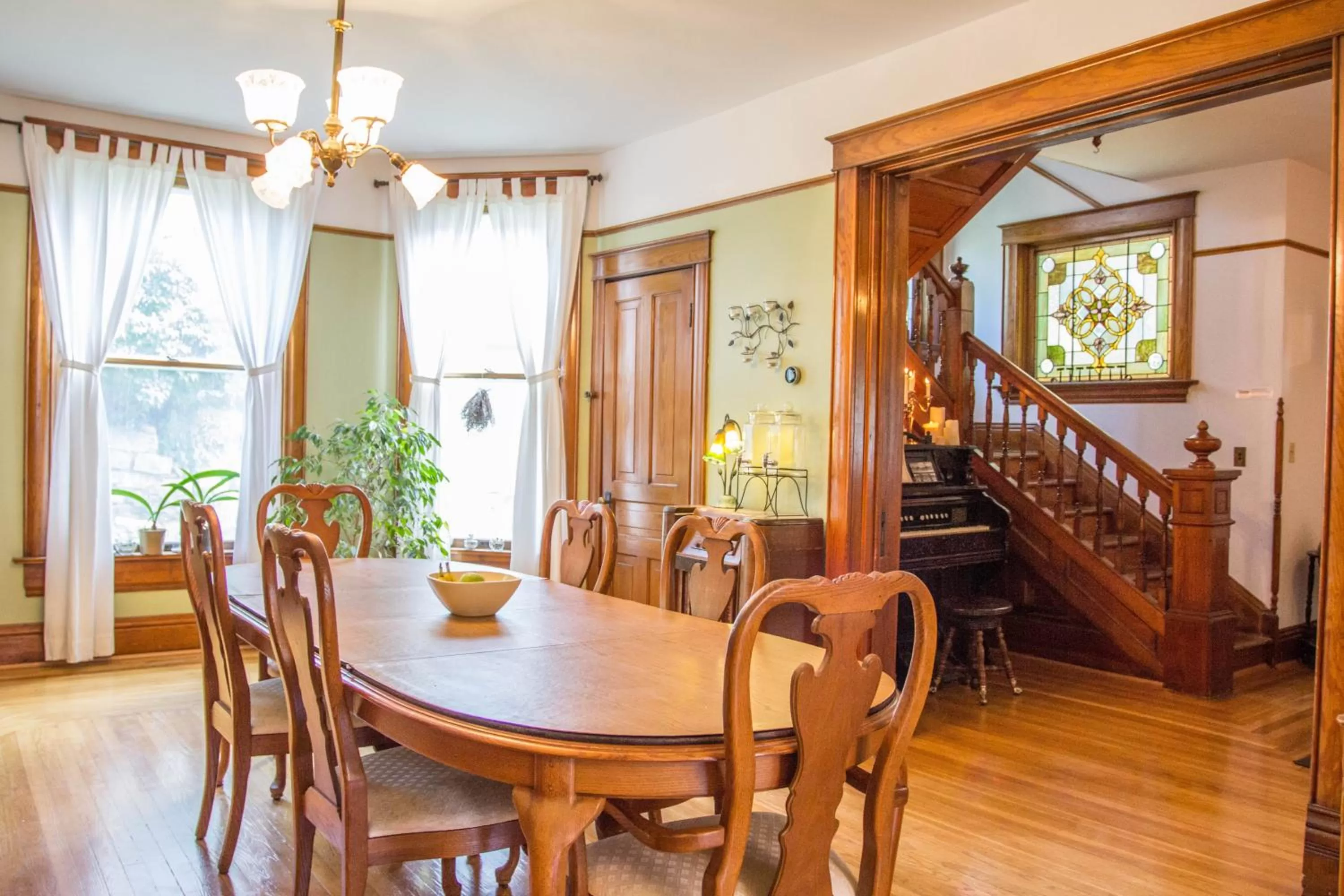 Dining Area in 1899 Inn