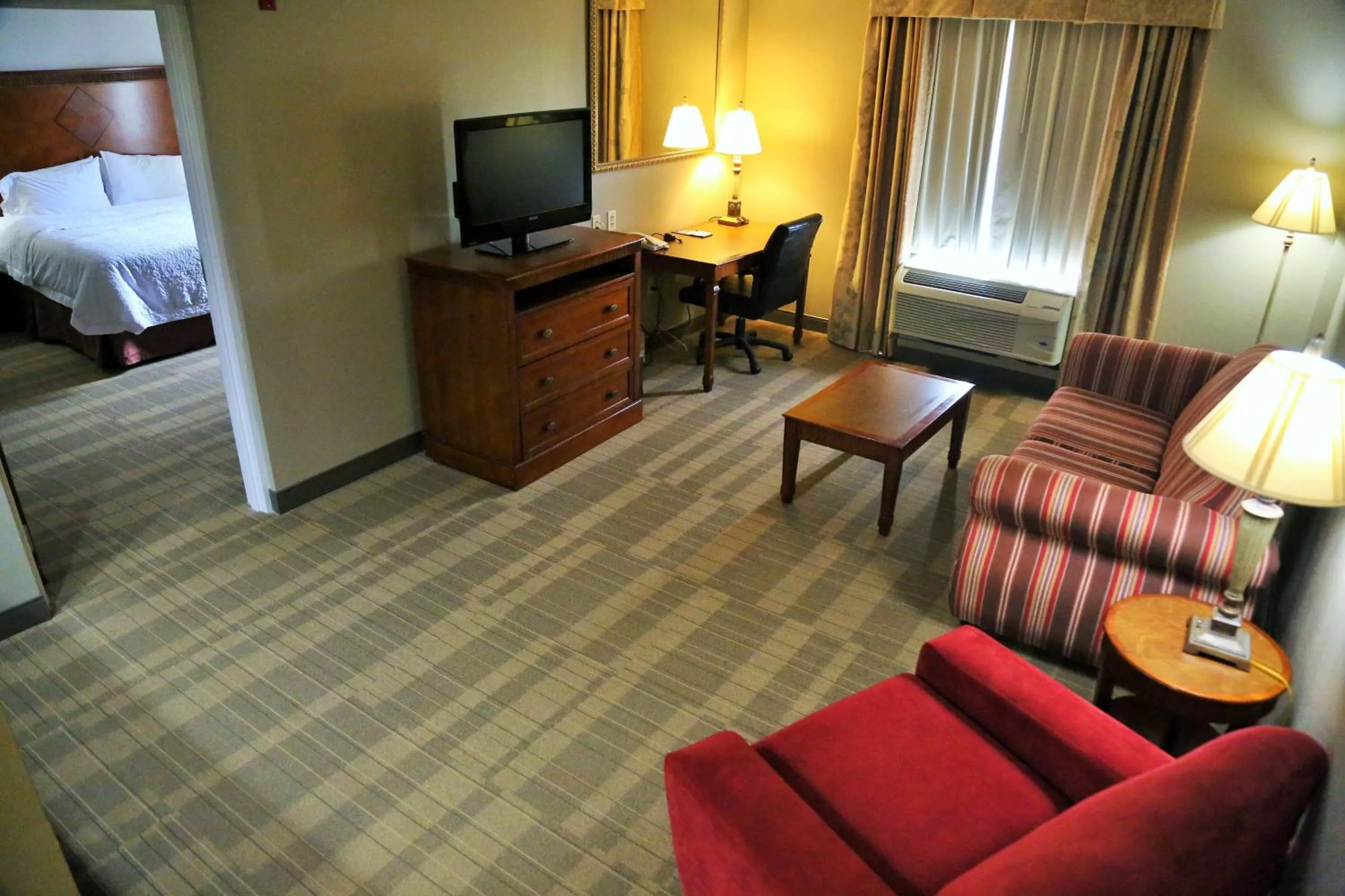 Bedroom, Bed in Hampton Inn & Suites McComb