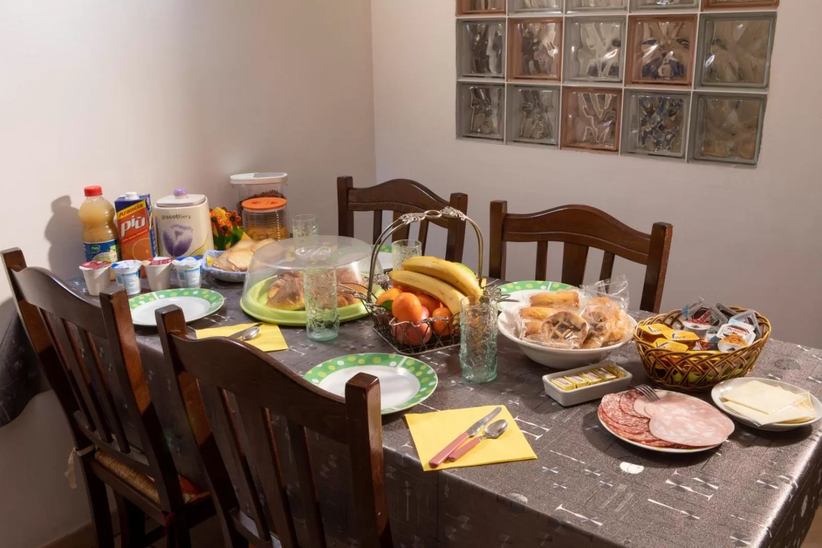 Continental breakfast in Annette B&B