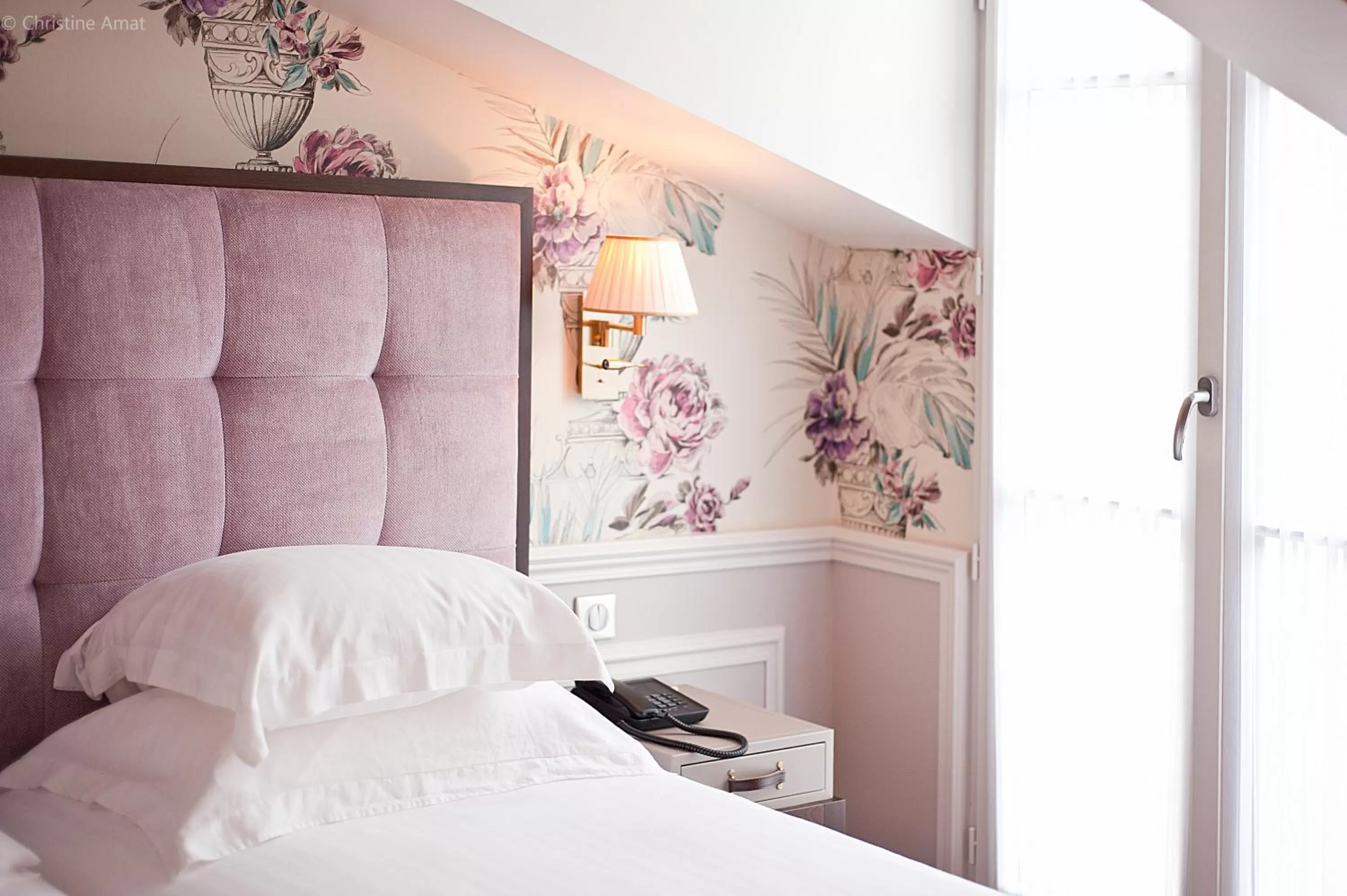 Bed in Hôtel de Sèze & Spa Bordeaux Centre