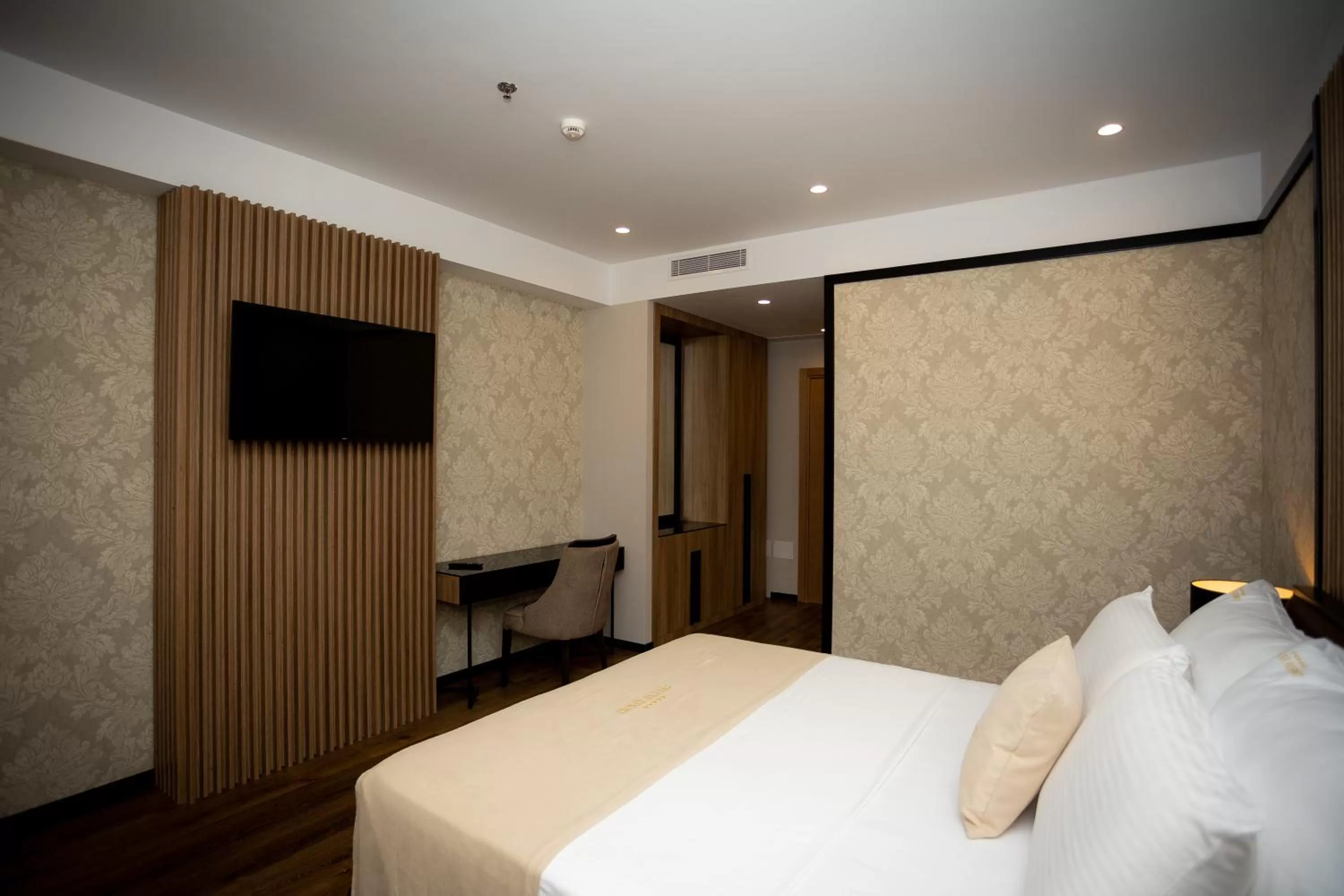 Bedroom, Bed in Deluxe Resort and SPA