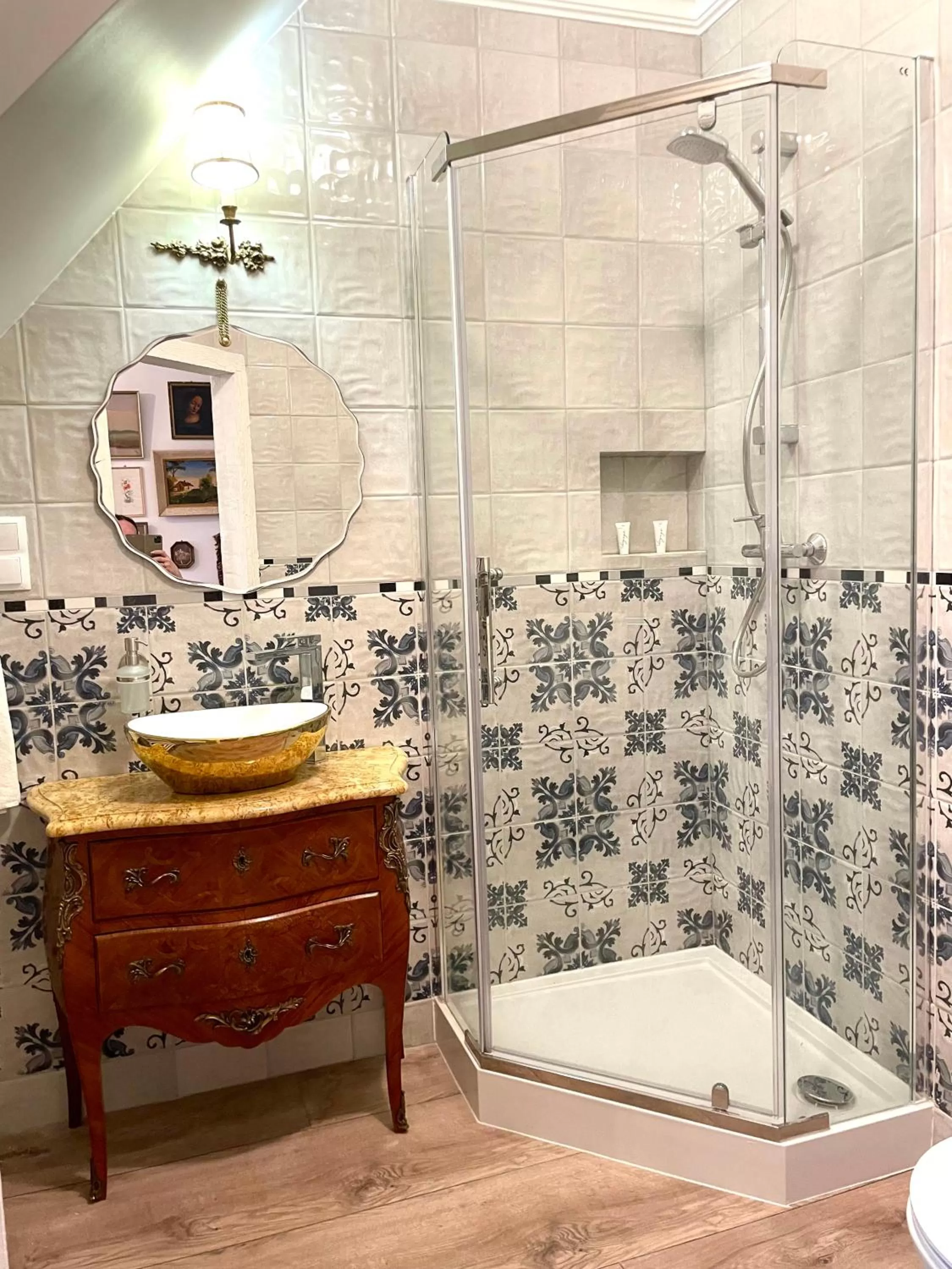 CHATA OTWARTYCH OKIENNIC Pokoje Gościnne