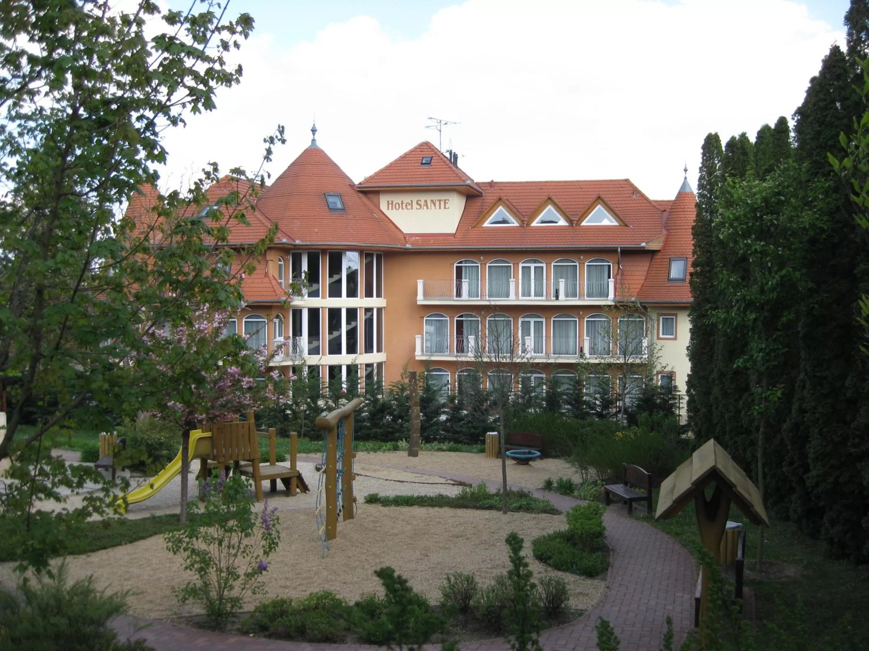 Children play ground, Property Building in SANTE Hévíz