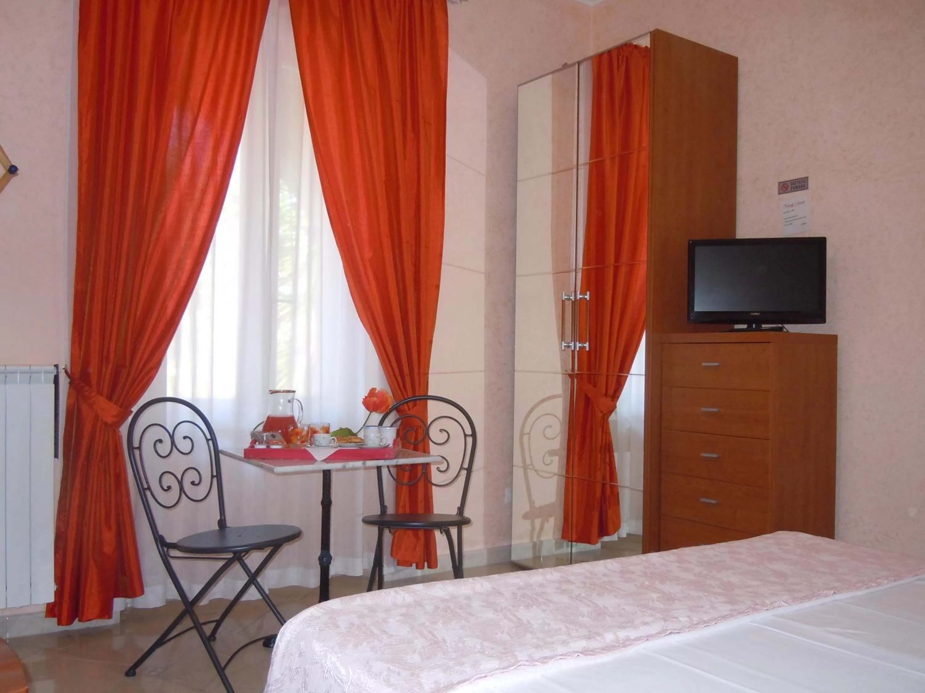 Bedroom, Bed in Nataly's House Bed&Breakfast