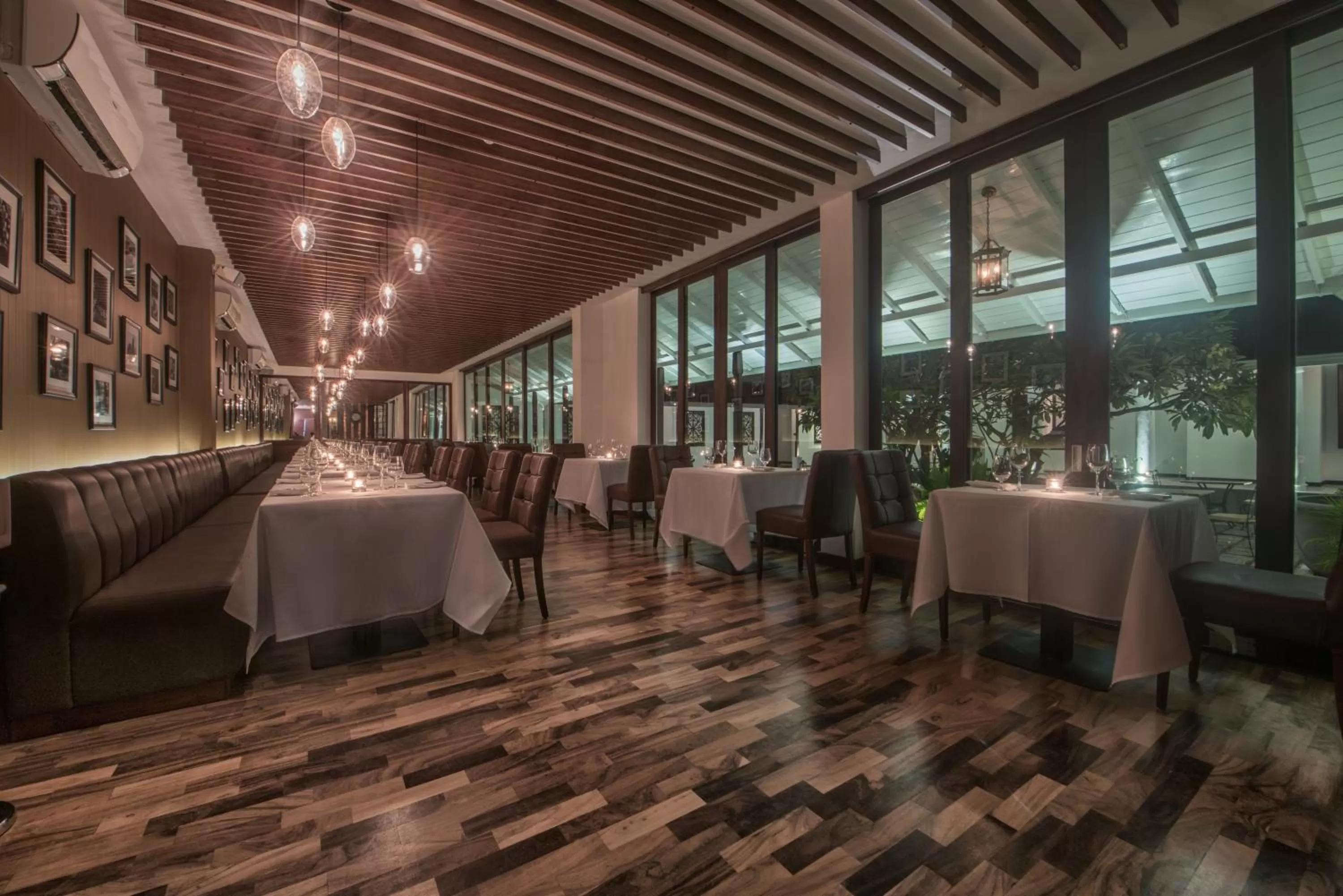 Restaurant/places to eat in Uga Residence