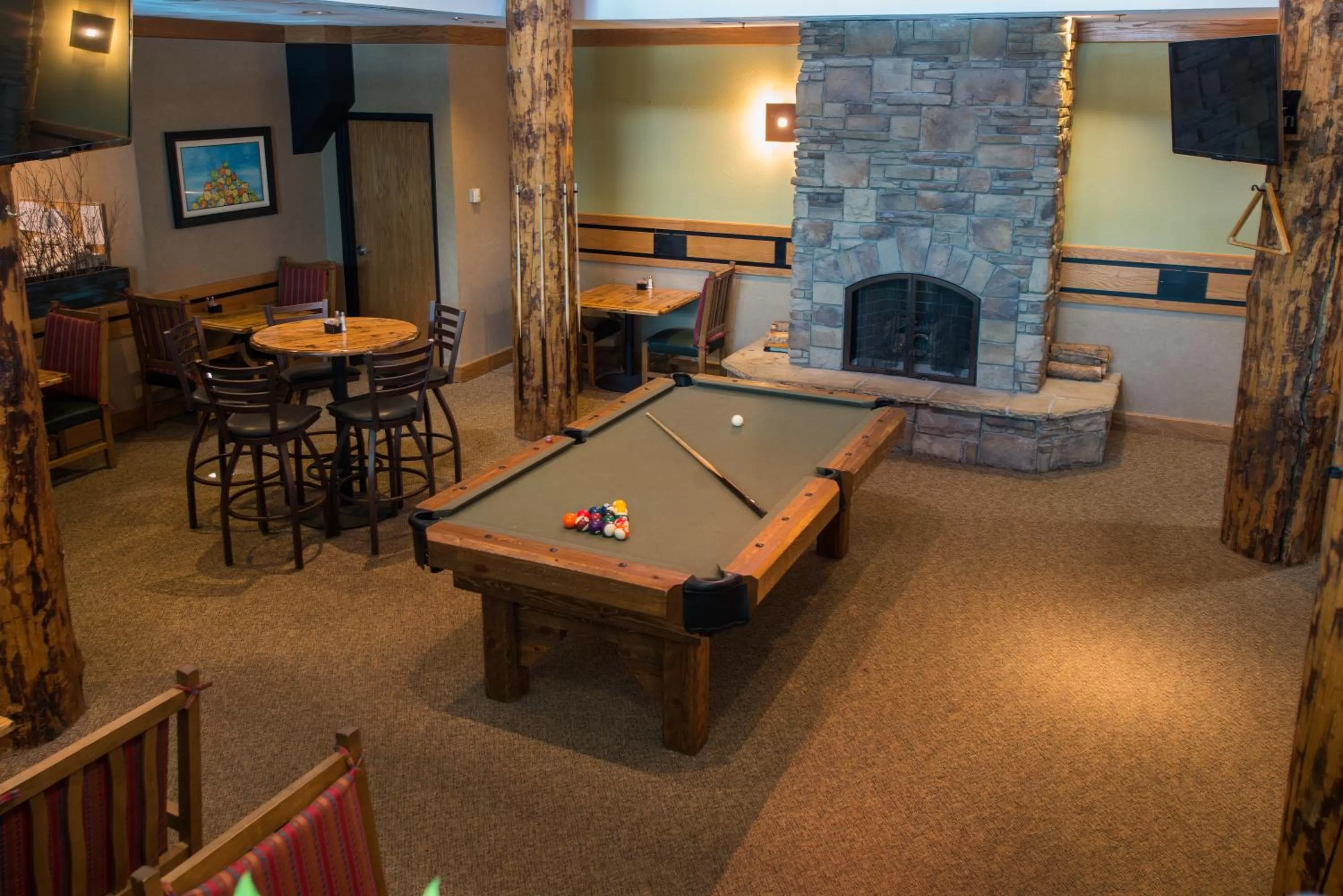 Billiard, Billiards in The Grand Lodge Hotel and Suites