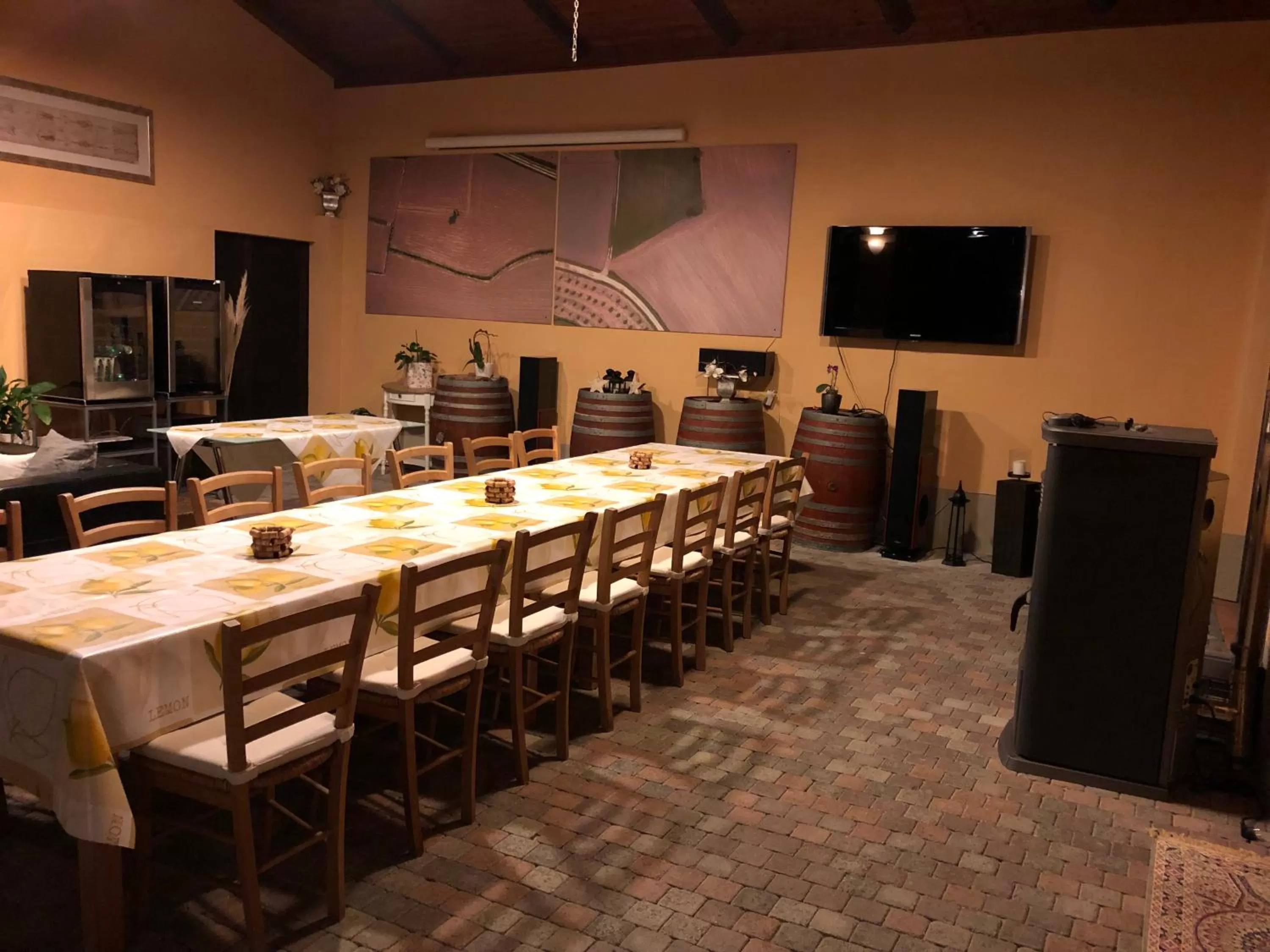 Communal lounge/ TV room in Villa Vigneto