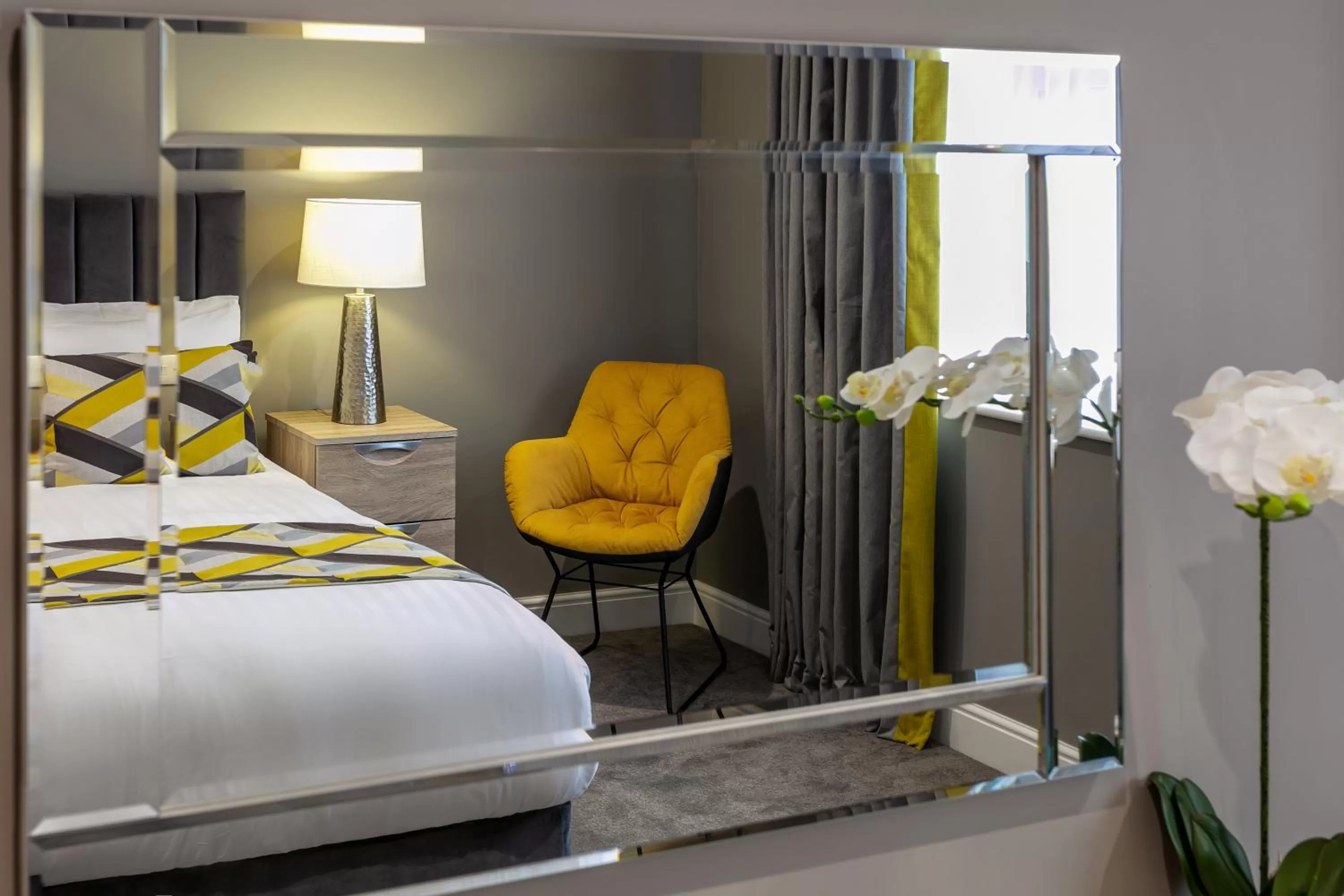 Bedroom, Bed in Roydon Marina Village Hotel