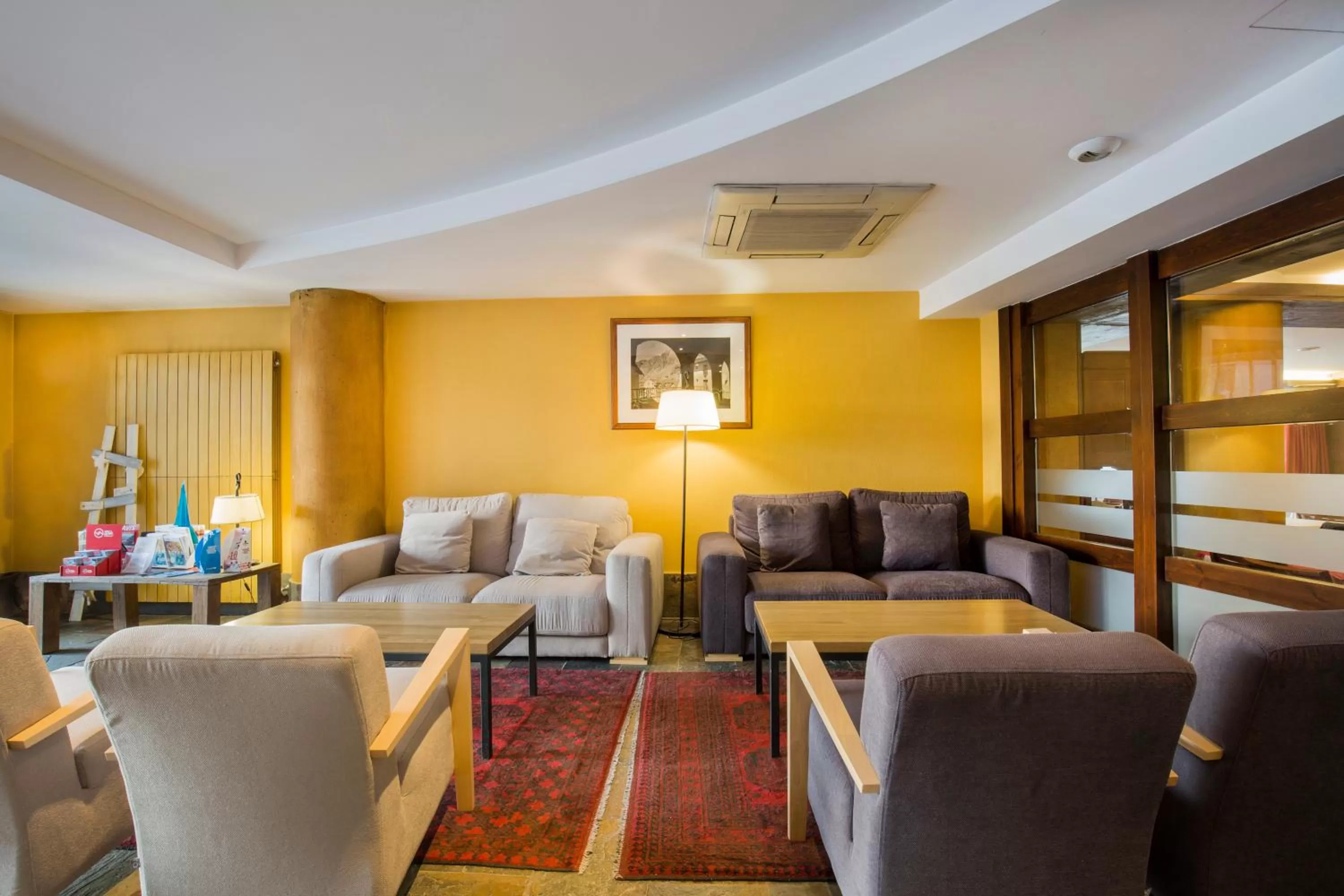 Lobby or reception in Hotel Màgic Ski by Nexta