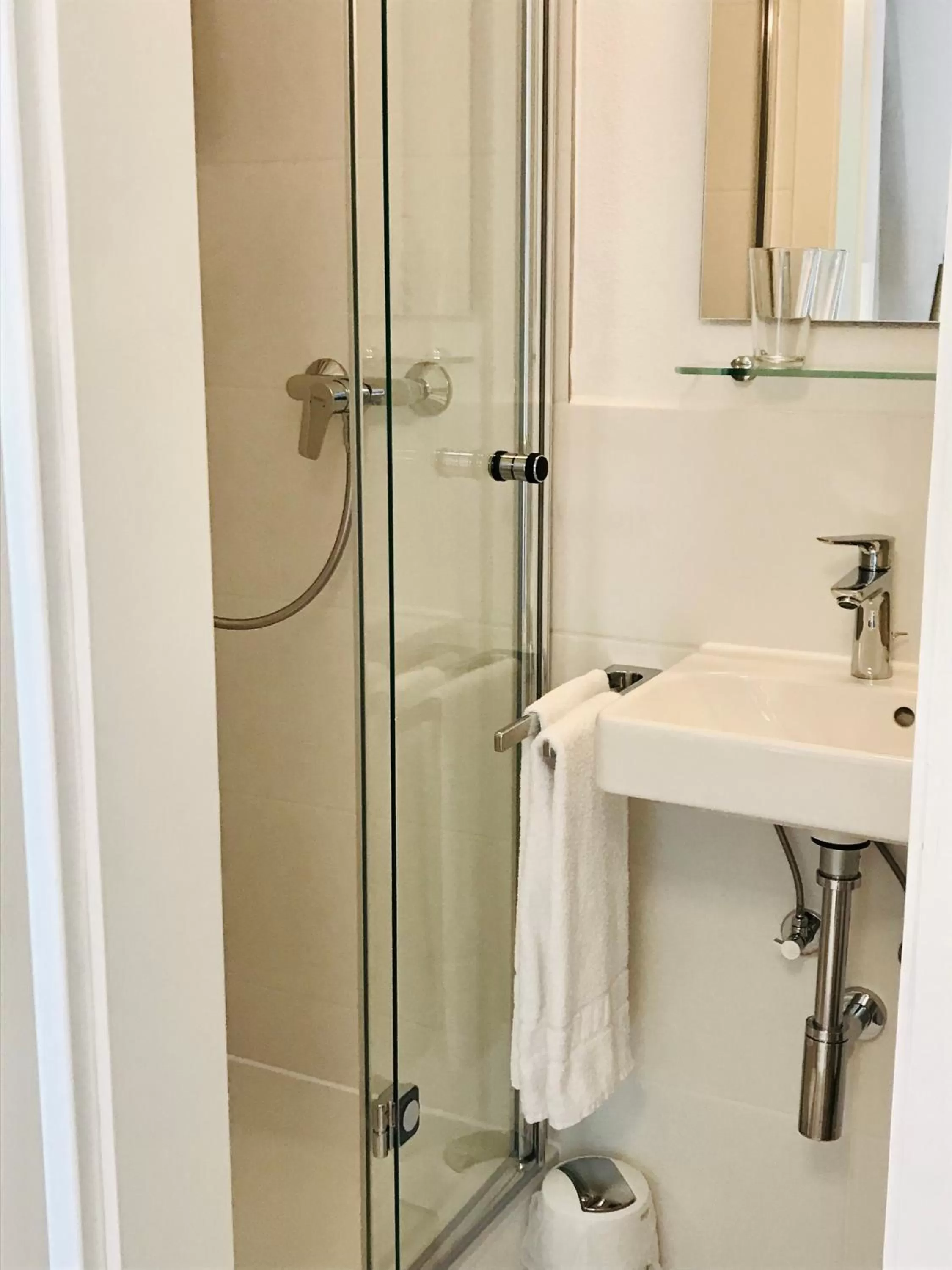 Bathroom in Hotel Garni Goldammer