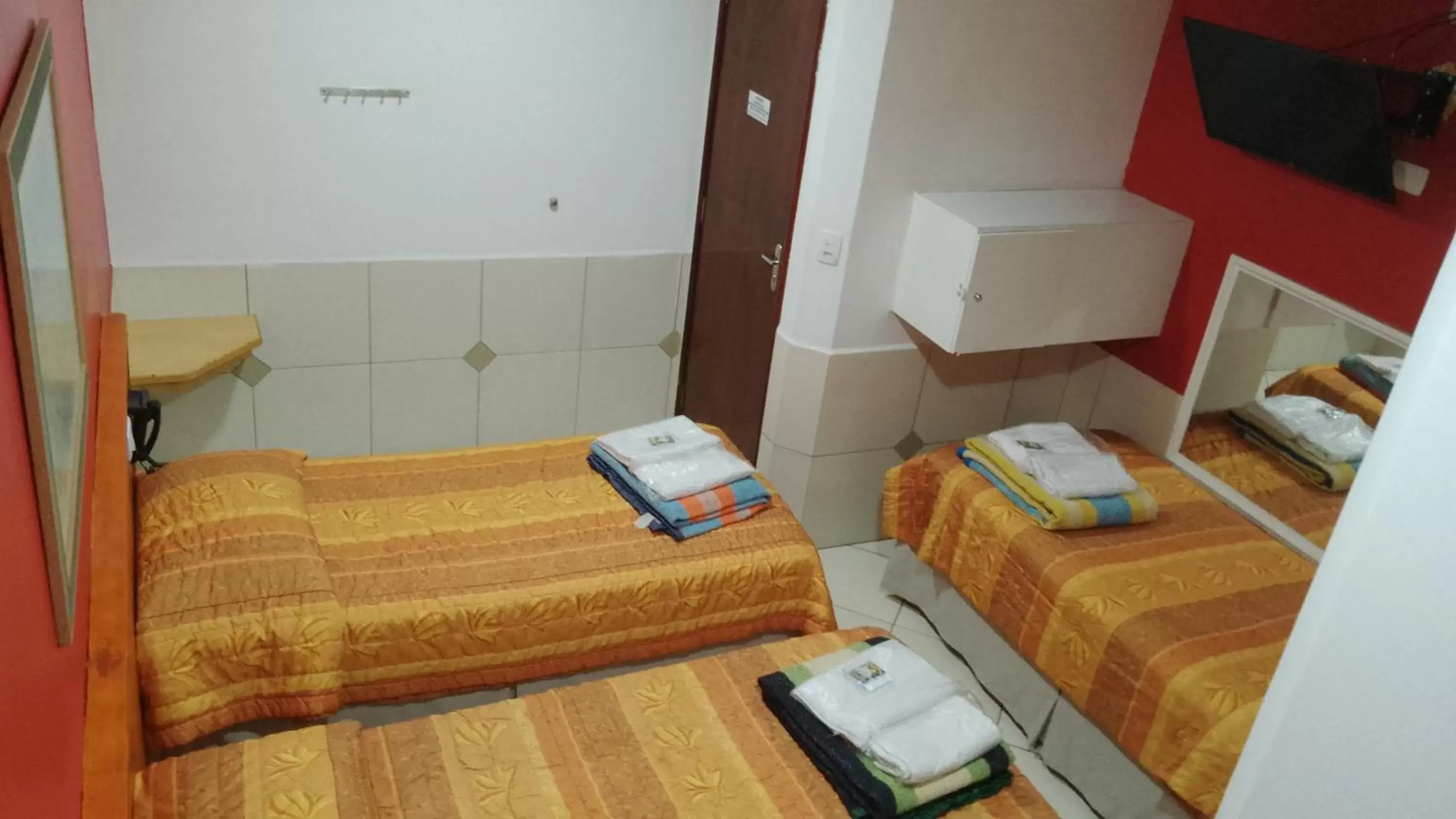 Triple Room in Hotel Smart Inn Triple Room in Hotel Smart Inn