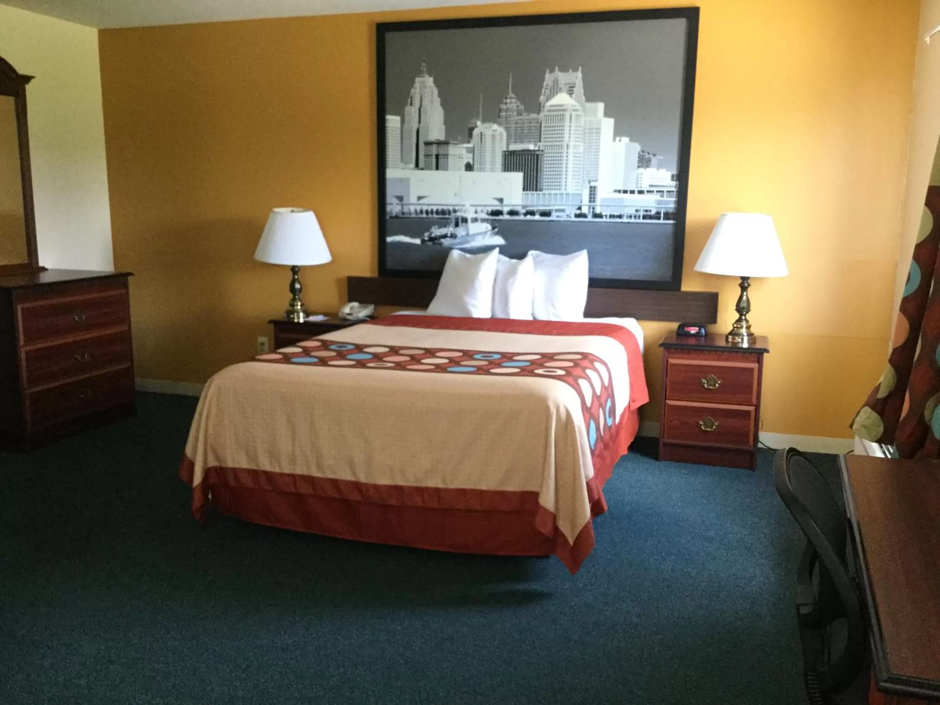 Photo of the whole room, Bed in Super 8 by Wyndham Imlay City