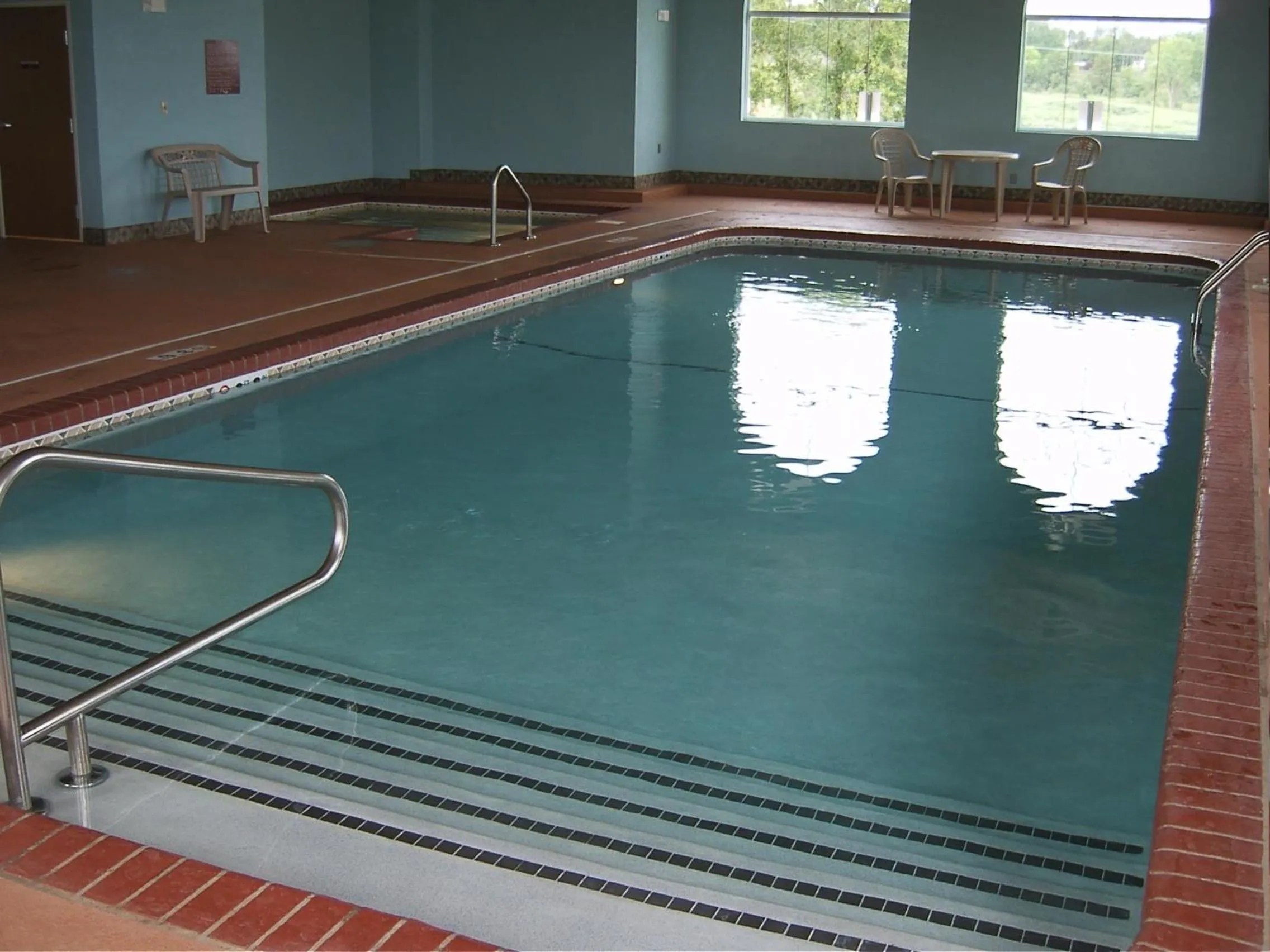 Swimming pool in Parkfield Inn - Warsaw