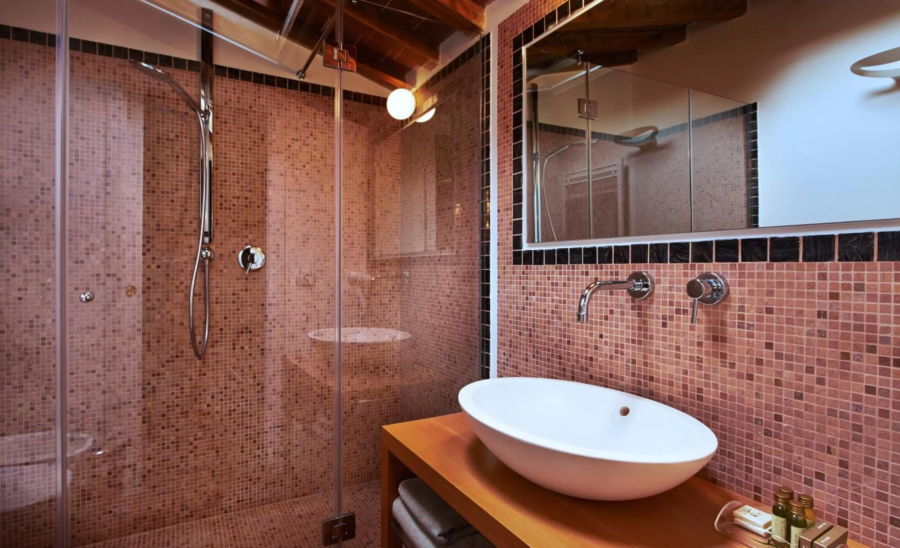 Bathroom in Cascina Canova