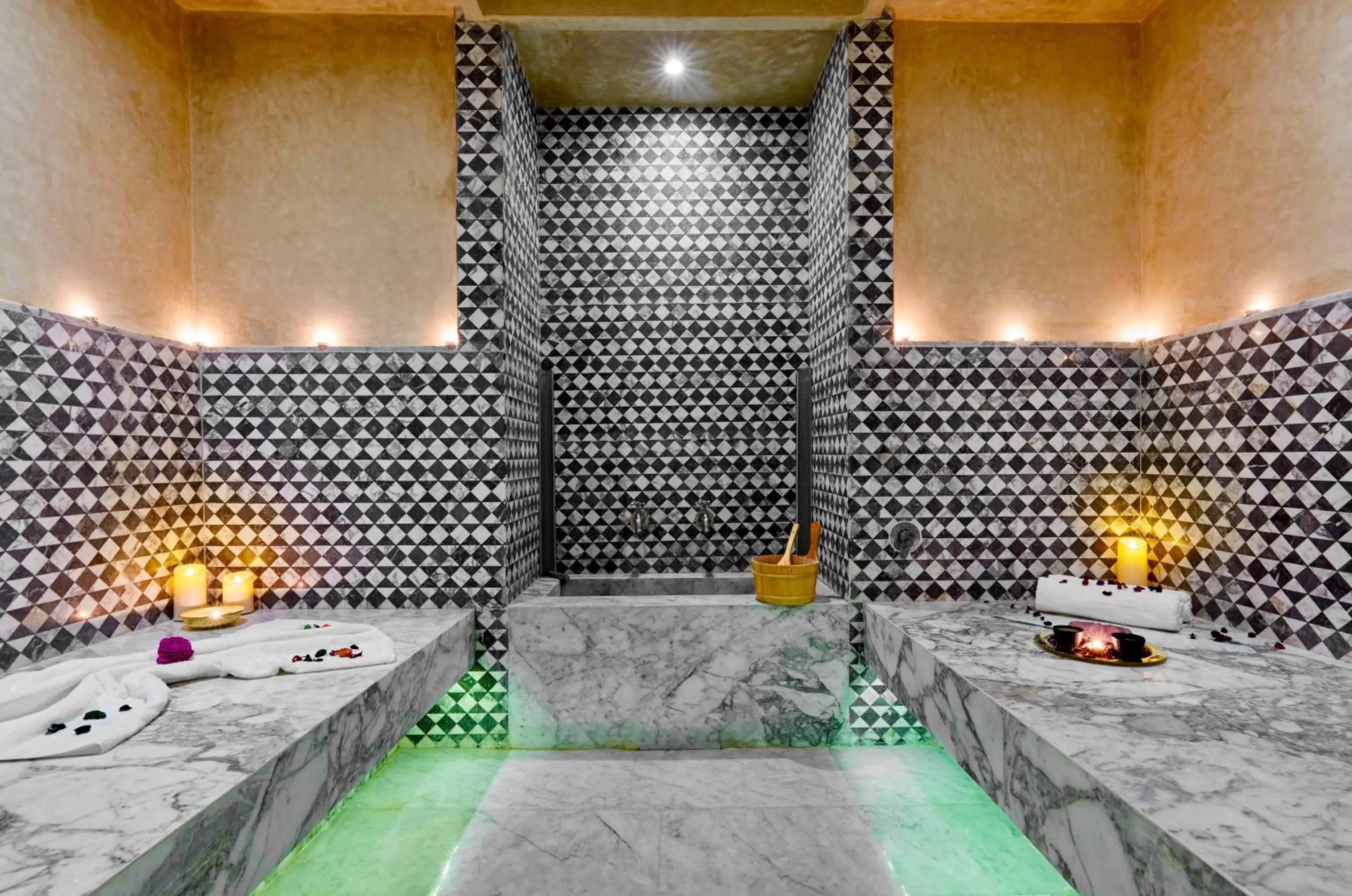 Spa and wellness centre/facilities, Bed in Hyatt Regency Casablanca