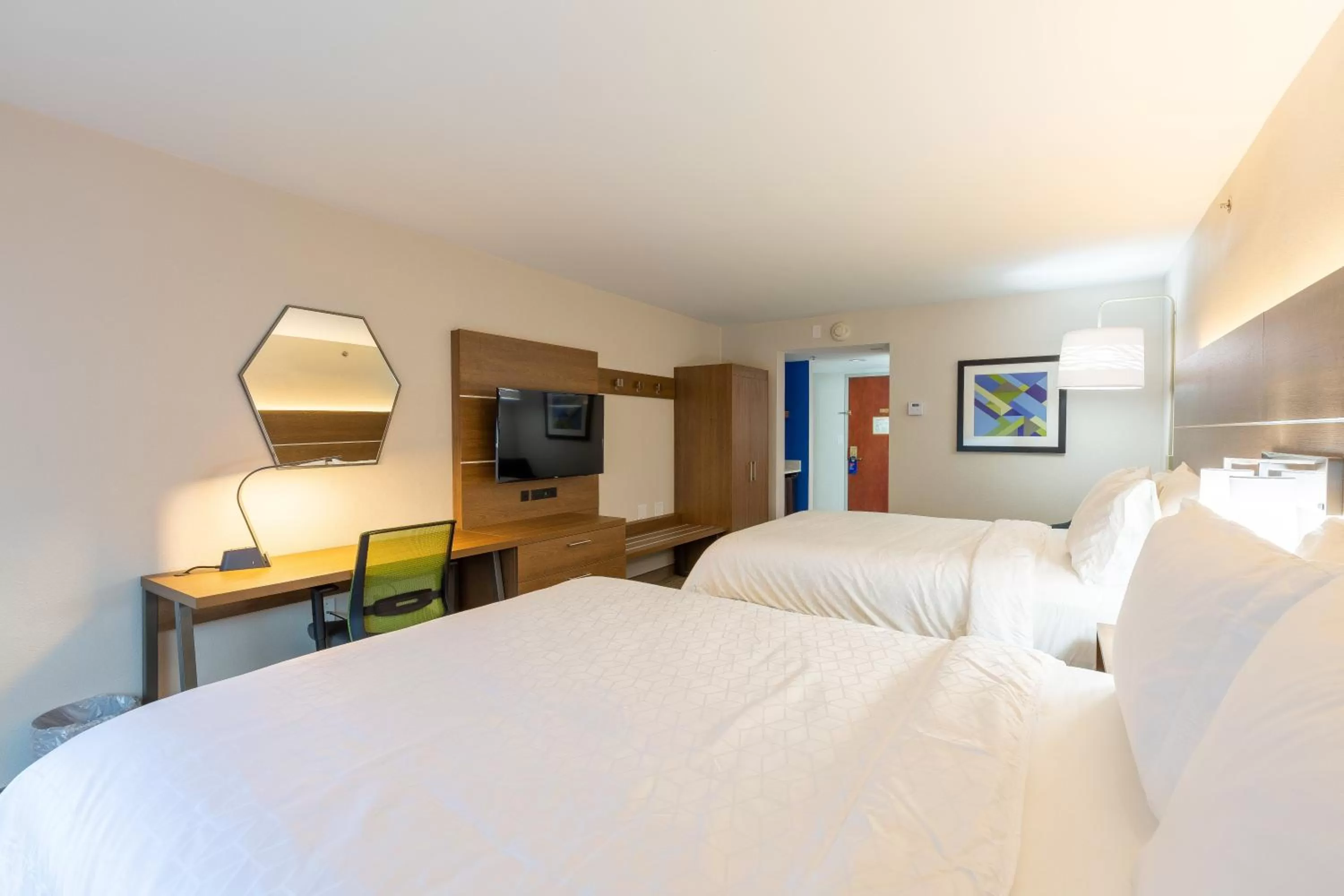 Photo of the whole room, Bed in Holiday Inn Express & Suites Arlington North – Stadium Area by IHG