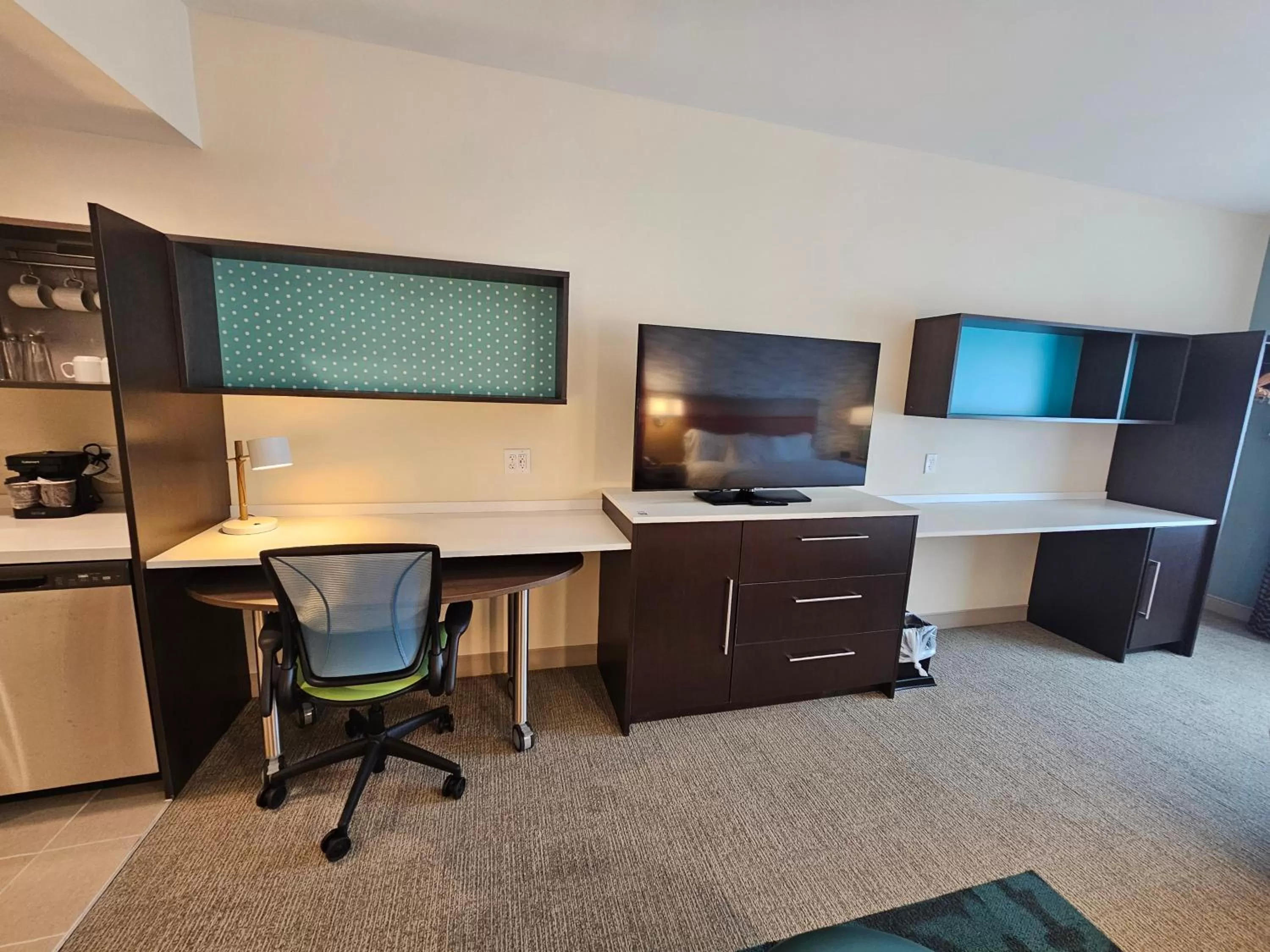 TV and multimedia in Home2 Suites By Hilton Allentown Bethlehem Airport