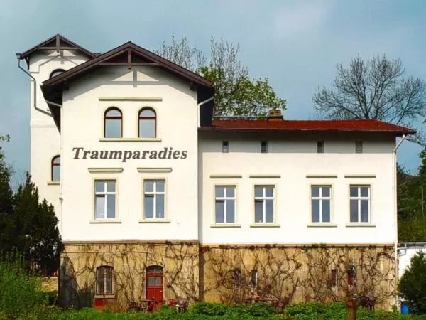 Facade/entrance, Property Building in Traumparadies