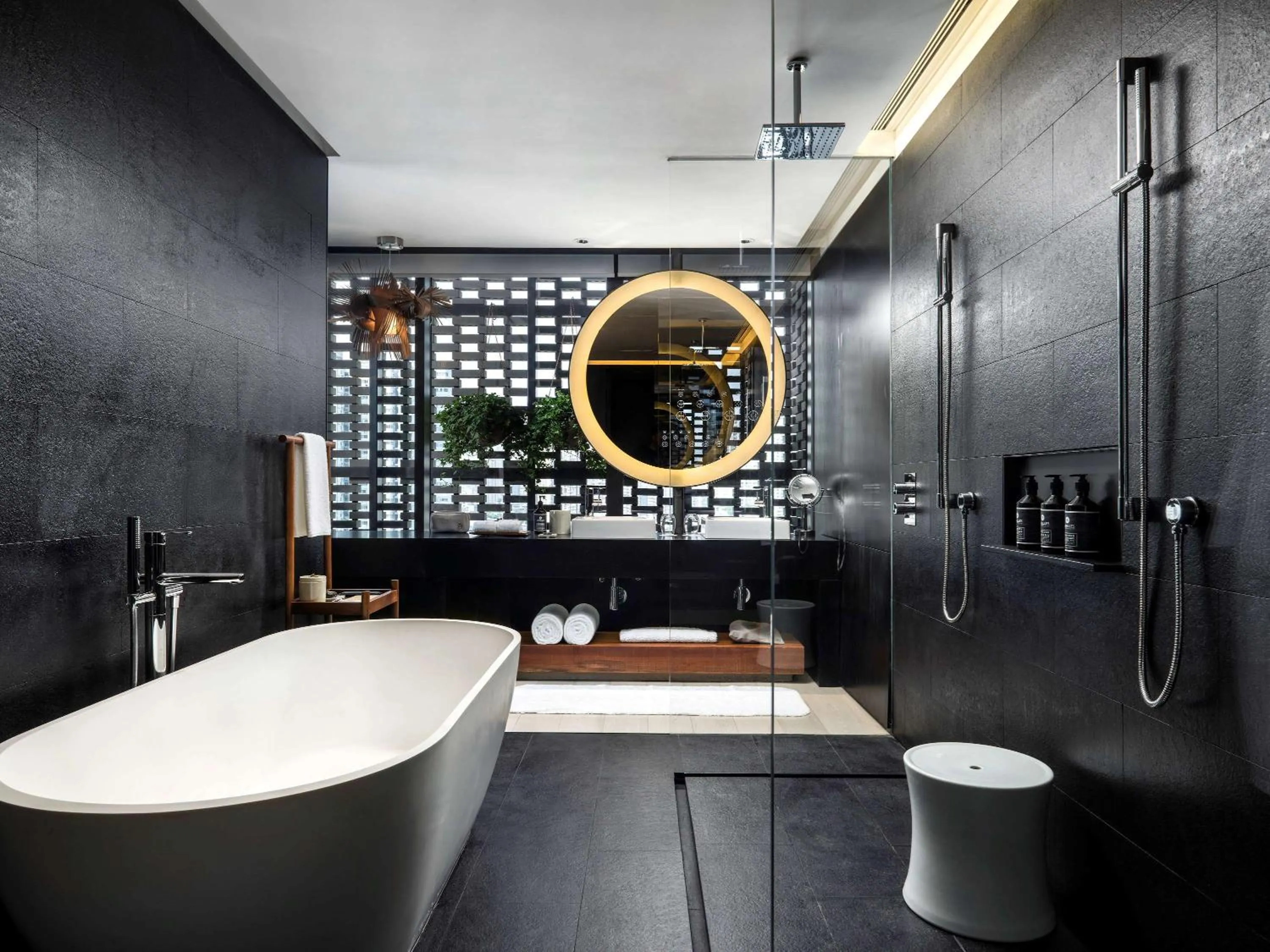 Photo of the whole room in Upper House Chengdu