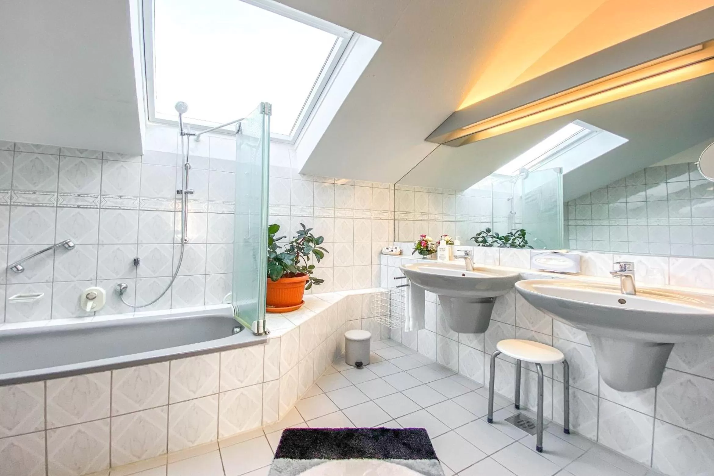 Bathroom in Hotel-Restaurant Vier Linden