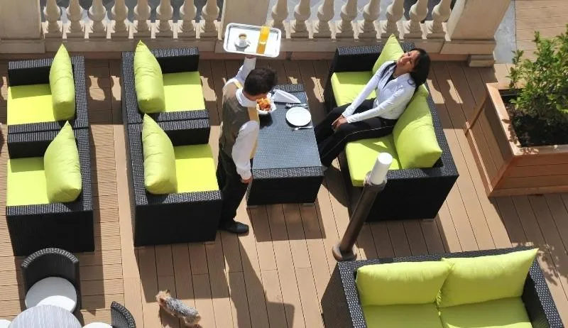 People in Hôtel Princesse Flore