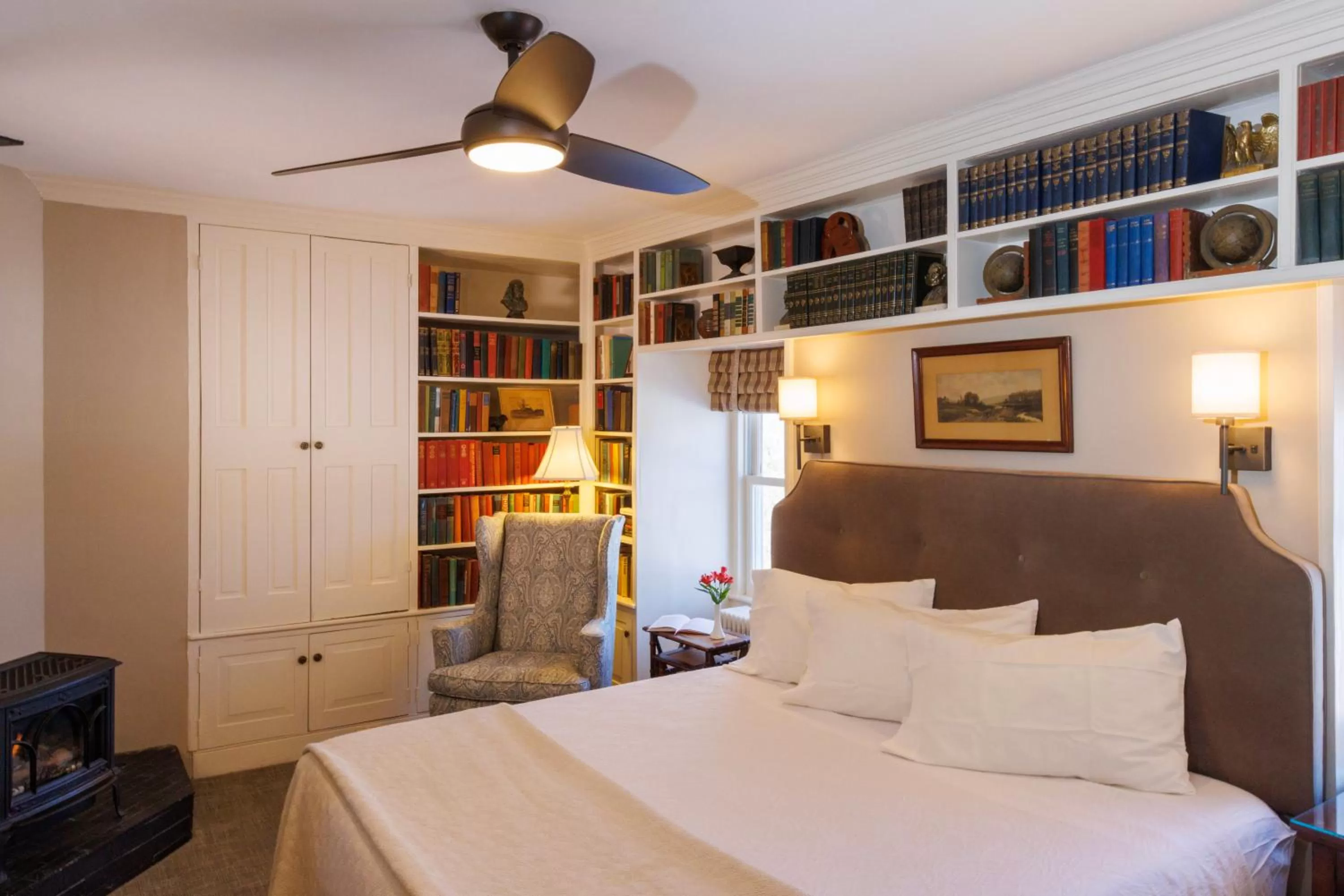 Photo of the whole room, Bed in Woolverton Inn