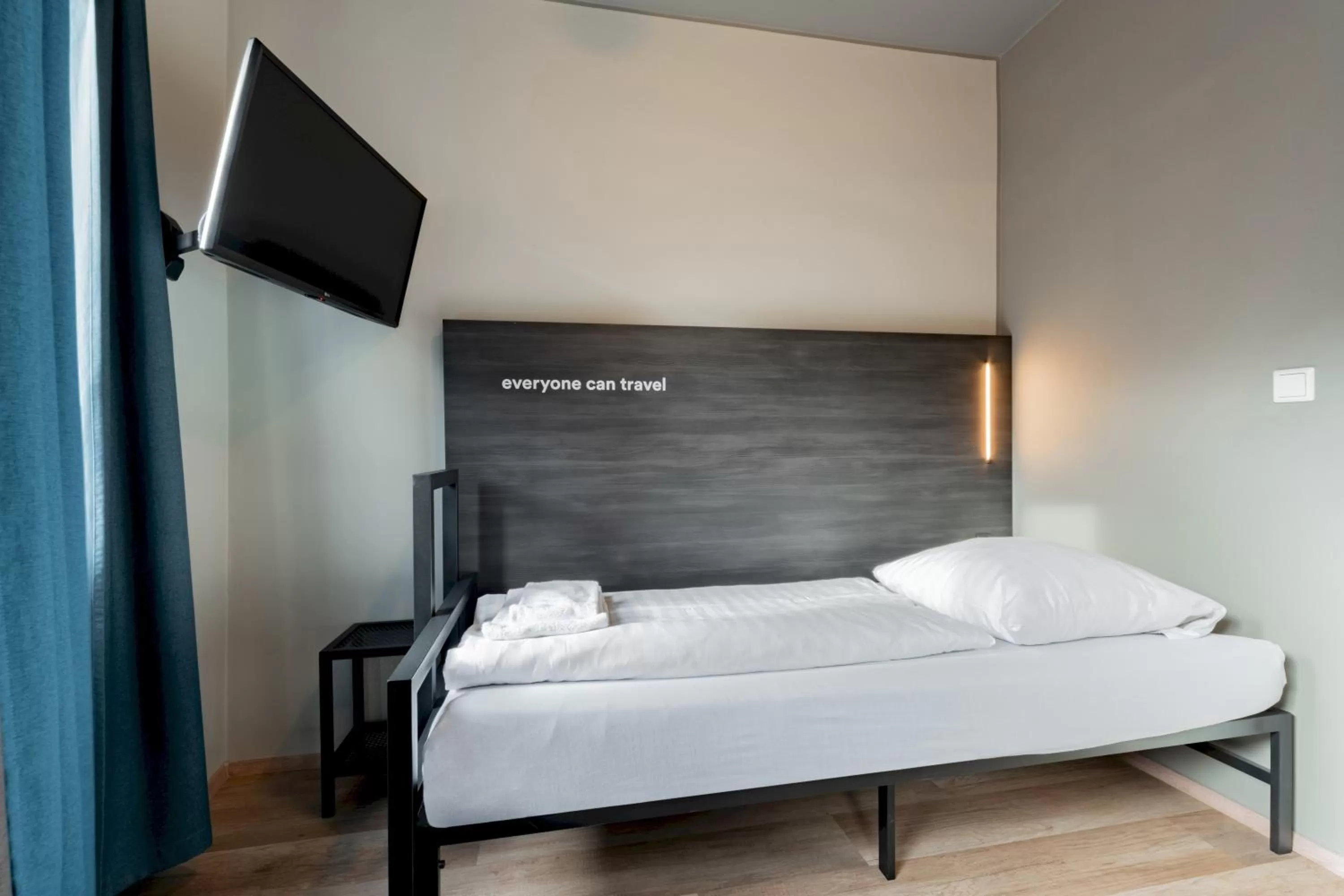 Photo of the whole room, Bed in a&o Köln Dom