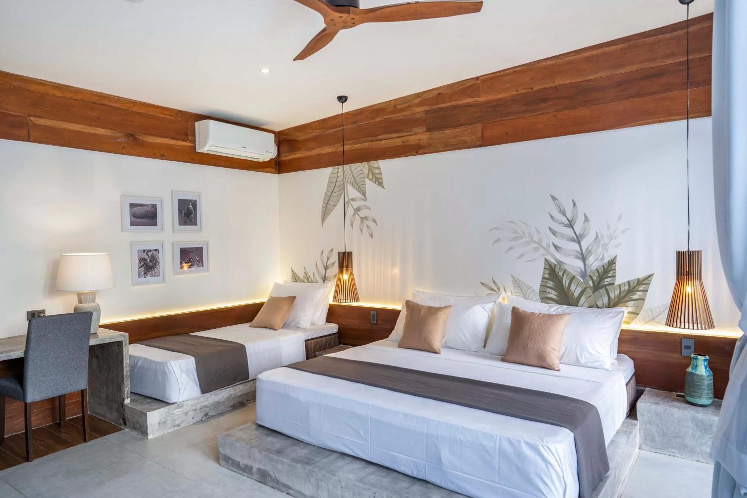 Bed in Bird of Paradise