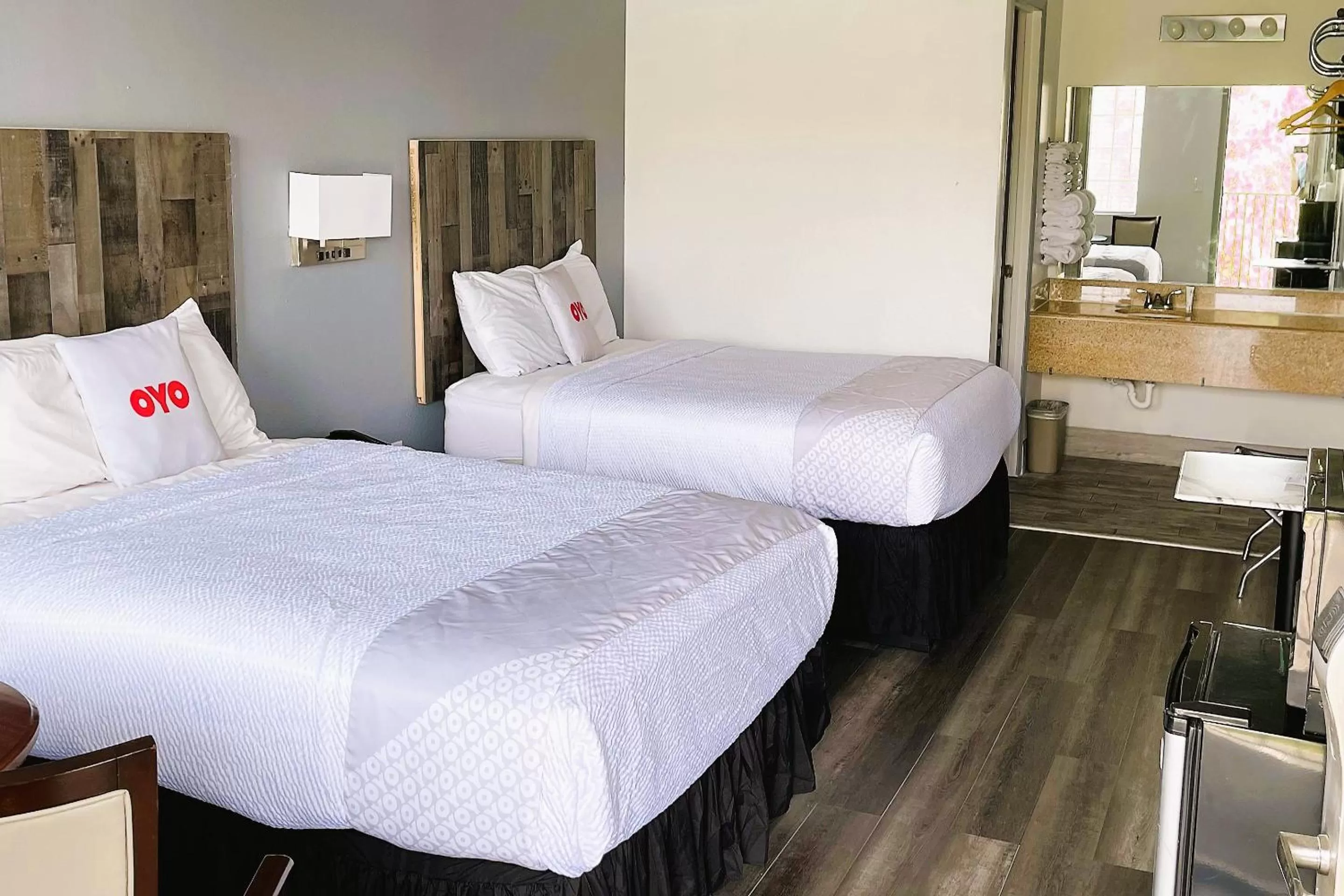 Queen Room with Two Queen Beds - Disability Access in Capital O - Classic Motor Inn Branson