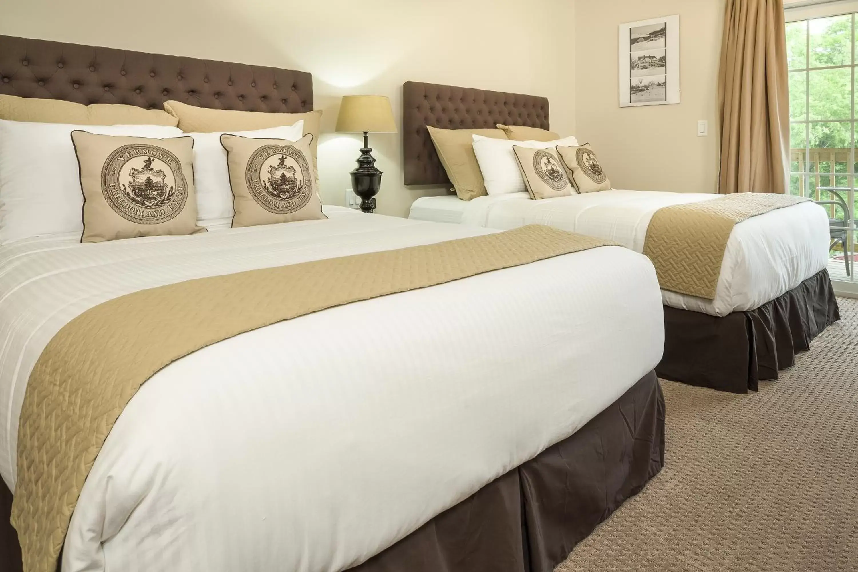 Courtyard Double Queen Kitchen Studio Room in 506 On the River Inn Woodstock Courtyard Double Queen Kitchen Studio Room in 506 On the River Inn Woodstock