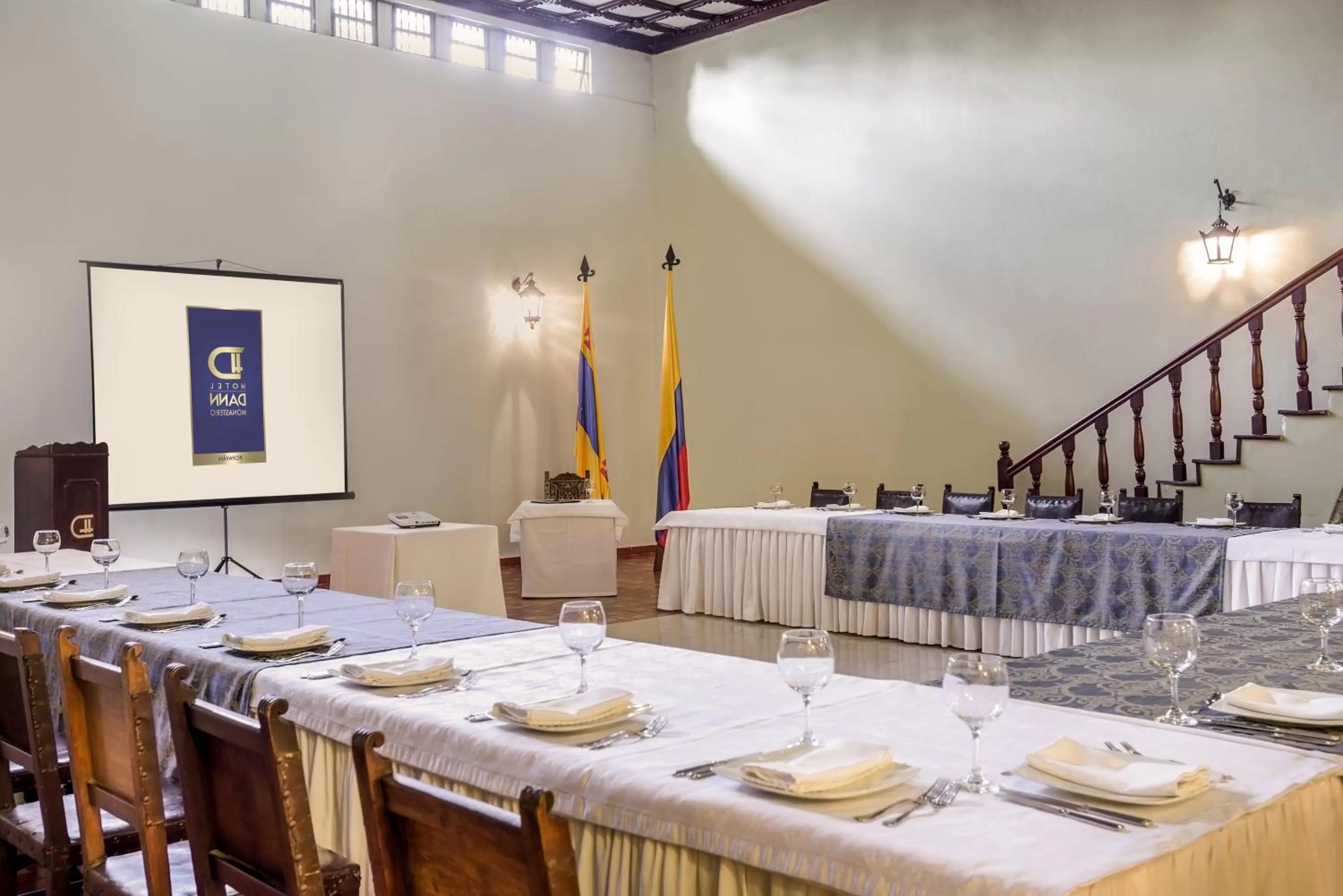 Business facilities in Hotel Dann Monasterio