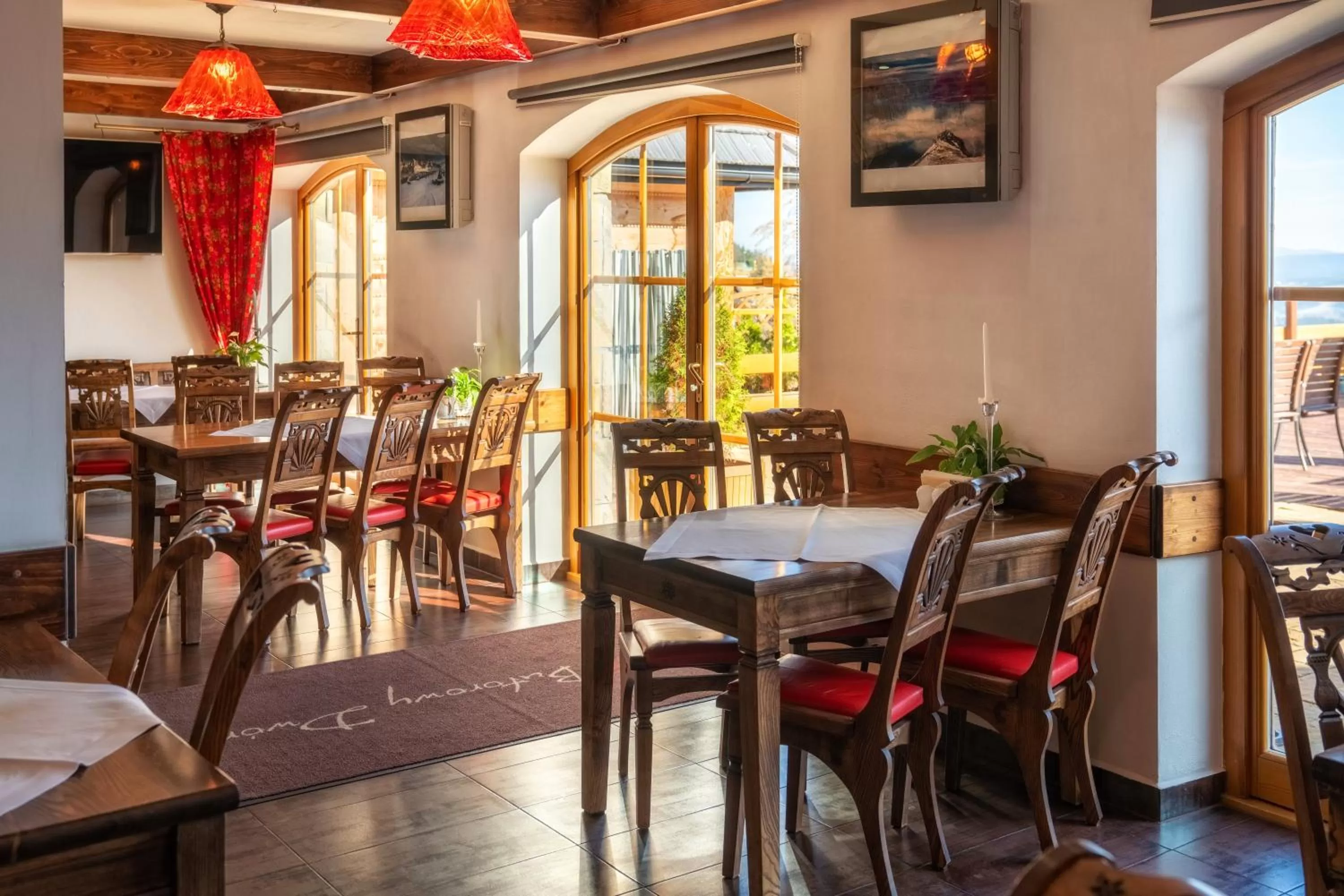 Restaurant/places to eat in Butorowy Dwór