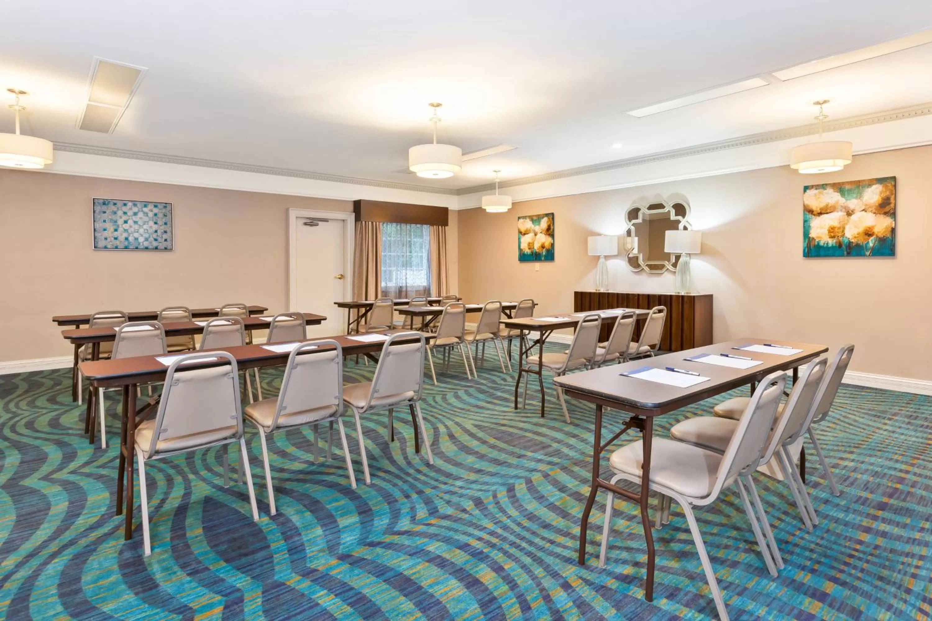 Meeting/conference room in Holiday Inn Express & Suites Carmel North – Westfield by IHG