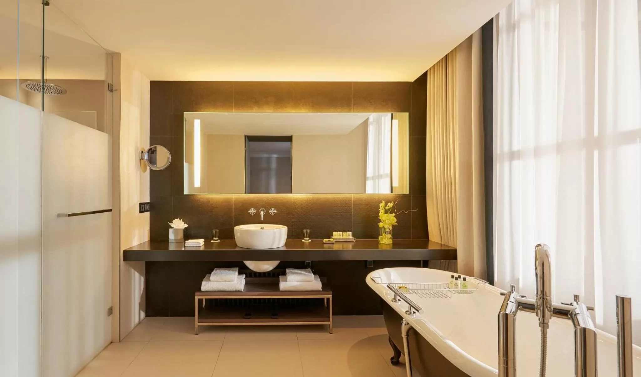 Bathroom, Bed in InterContinental Marseille - Hotel Dieu by IHG