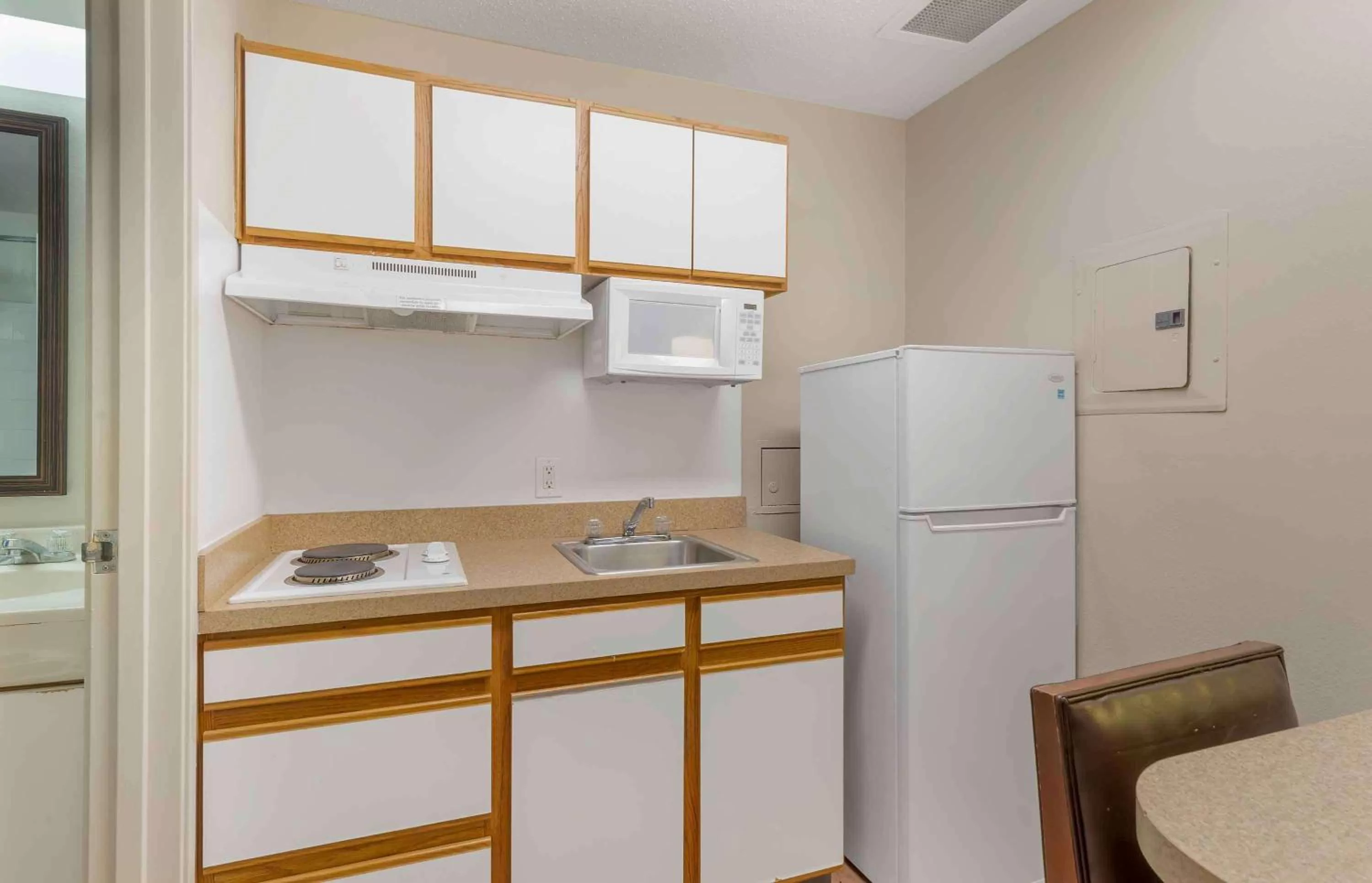 Bedroom in Extended Stay America Select Suites - Richmond - West End - I-64