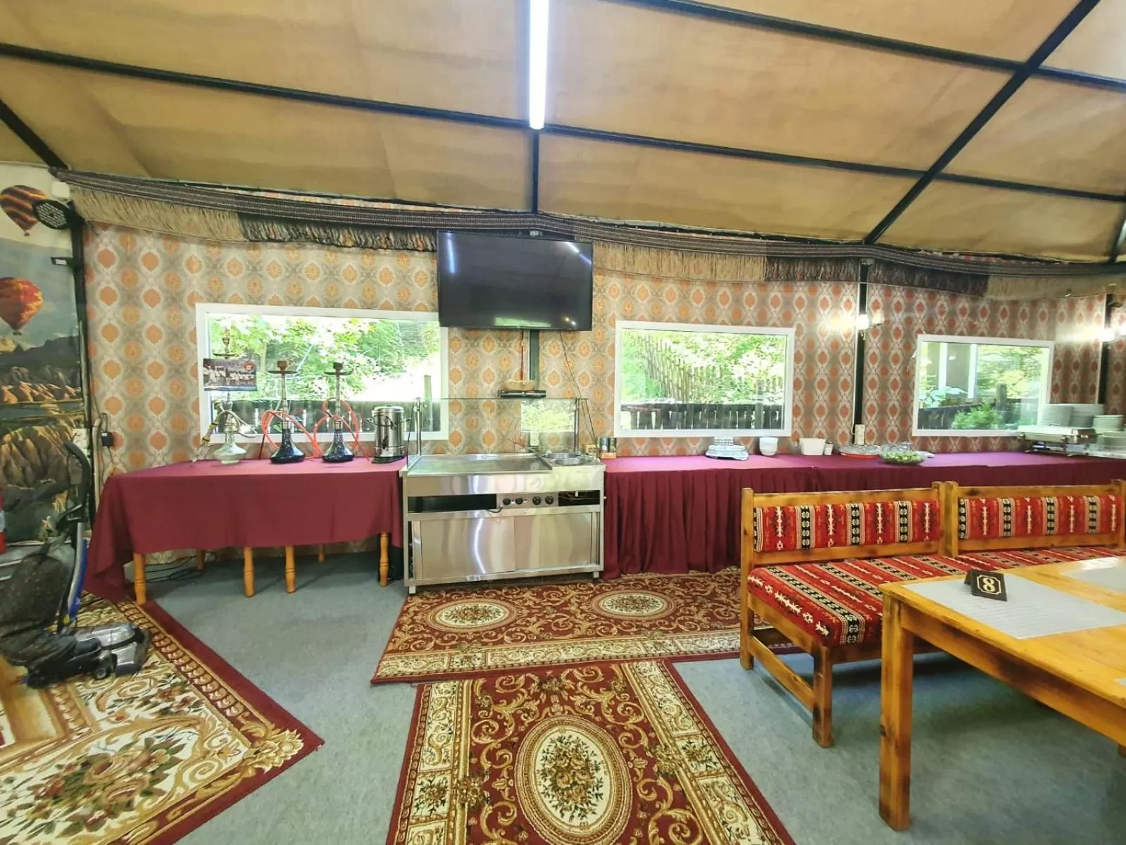 Restaurant/places to eat in Hotel Green Palace