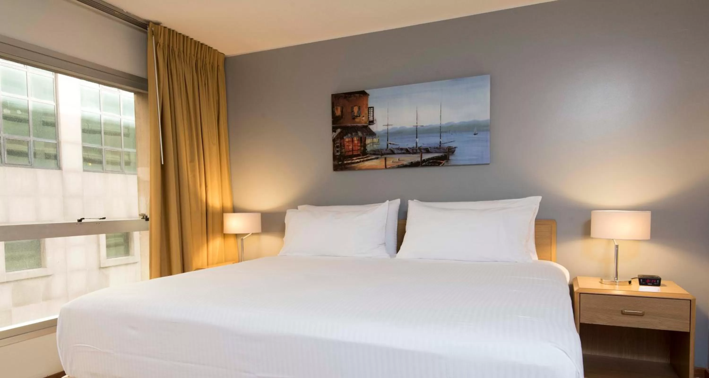 Photo of the whole room, Bed in Holiday Inn Montevideo by IHG