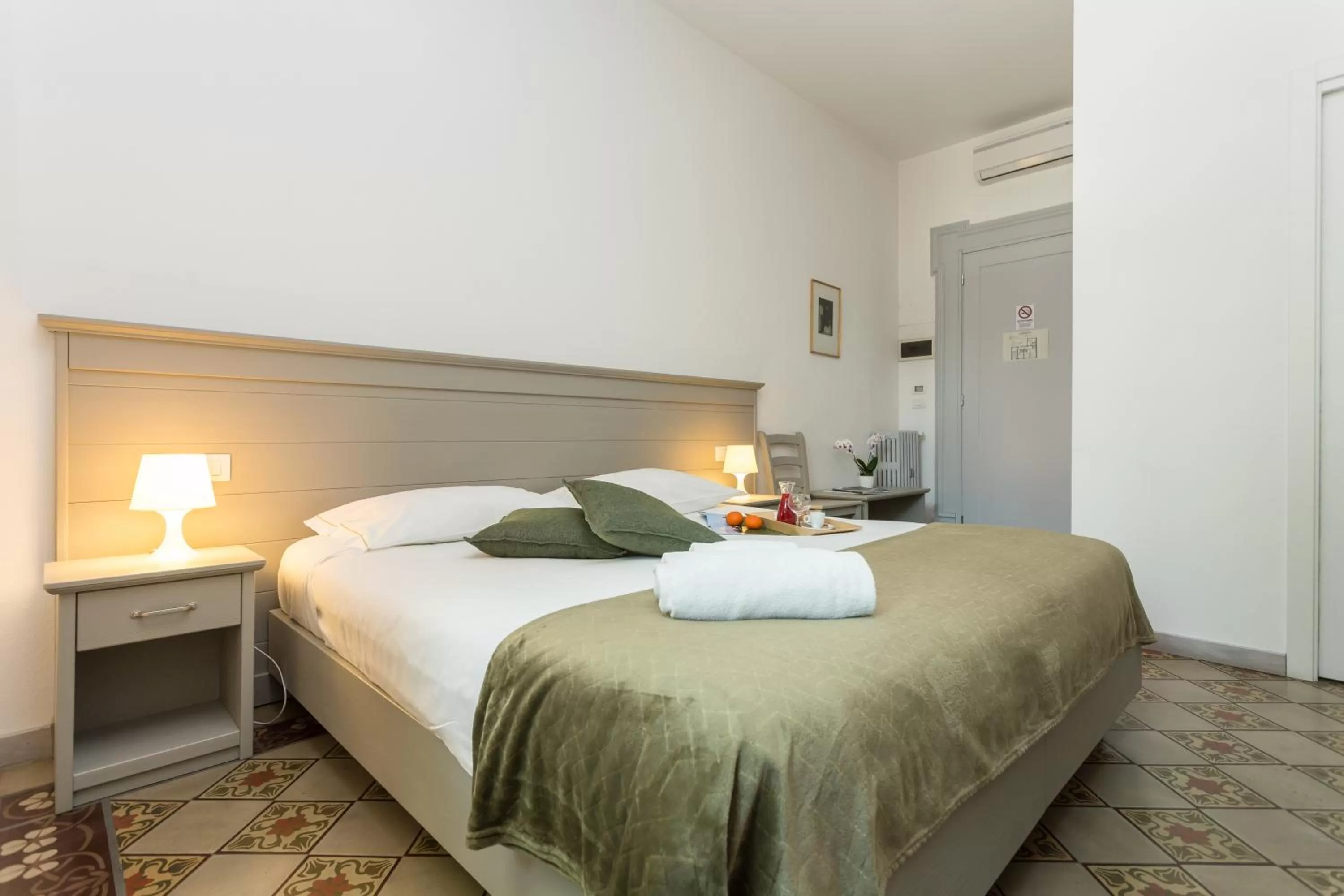 Bed in The Leoncino Hotel