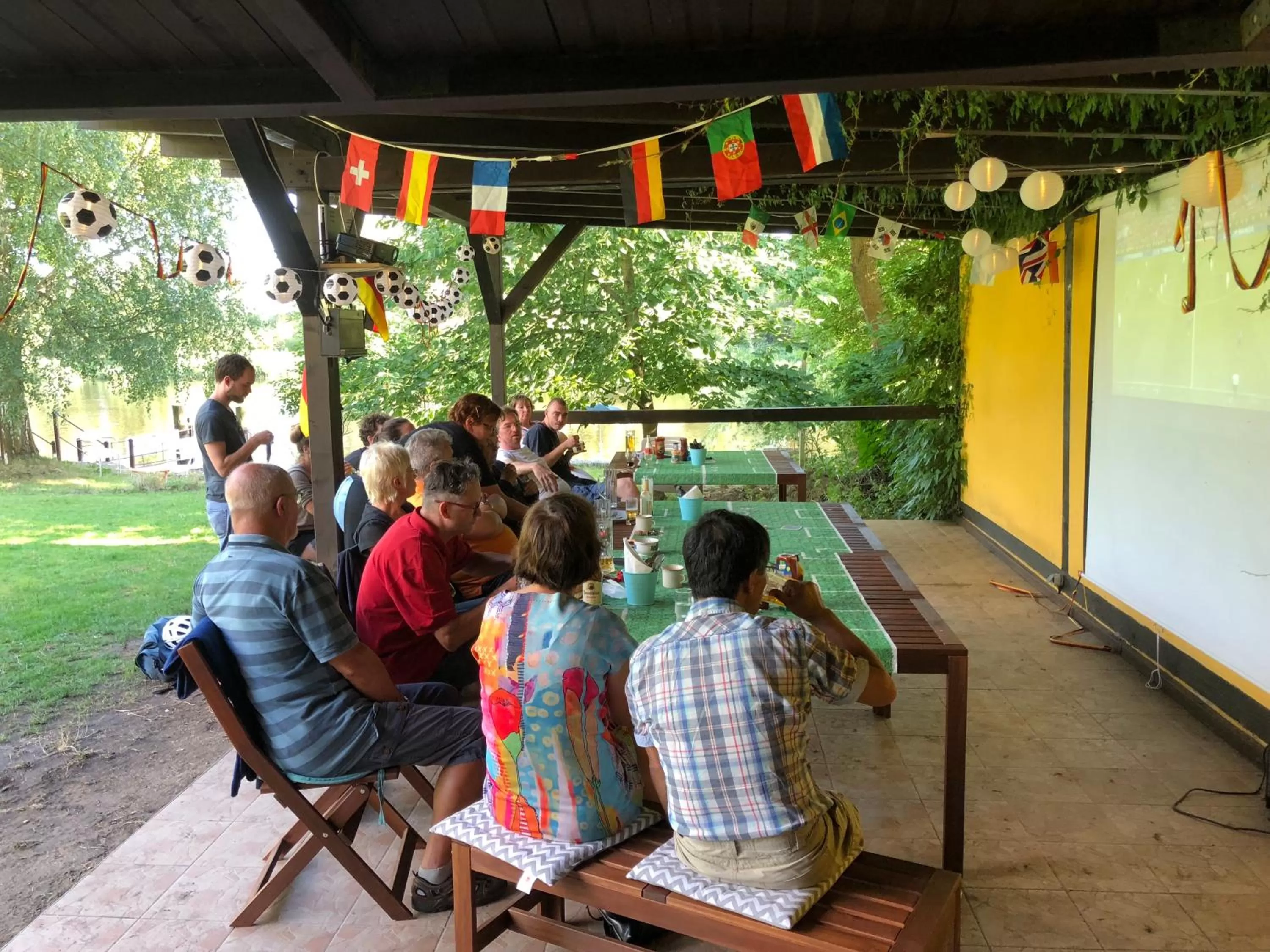 Restaurant/places to eat in Riverside Inn