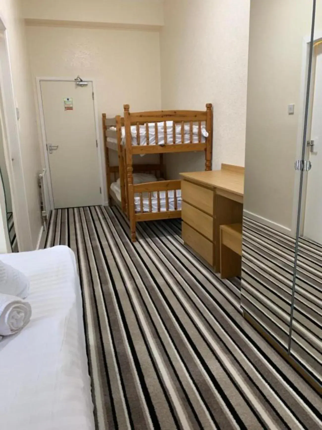 Family Double Room in Wave Crest Hotel Family Double Room in Wave Crest Hotel