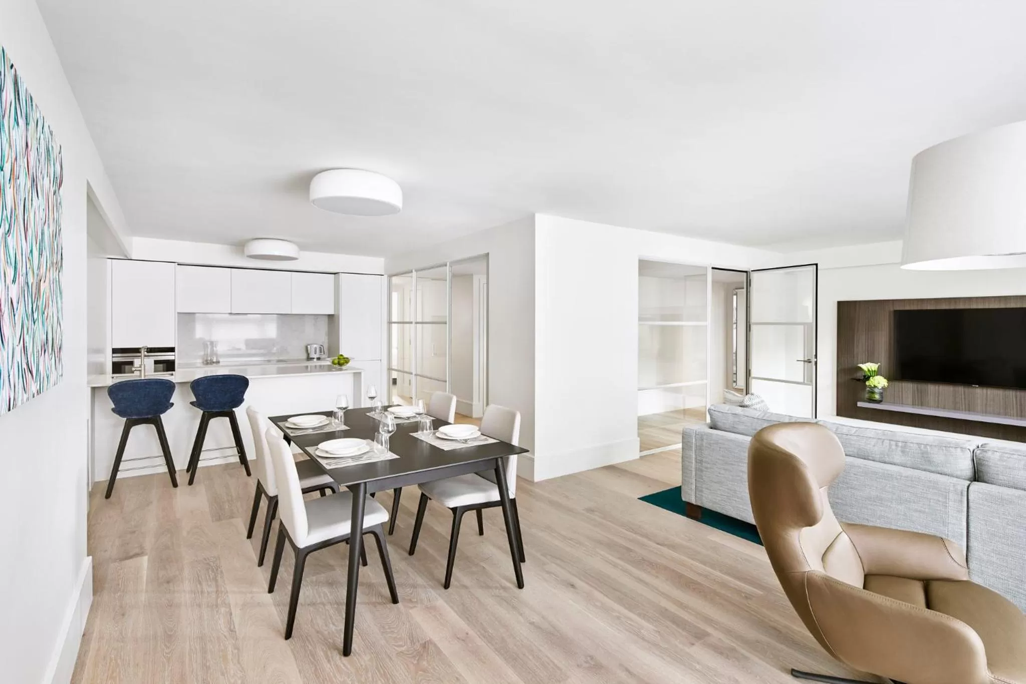 Photo of the whole room in COMO Metropolitan London