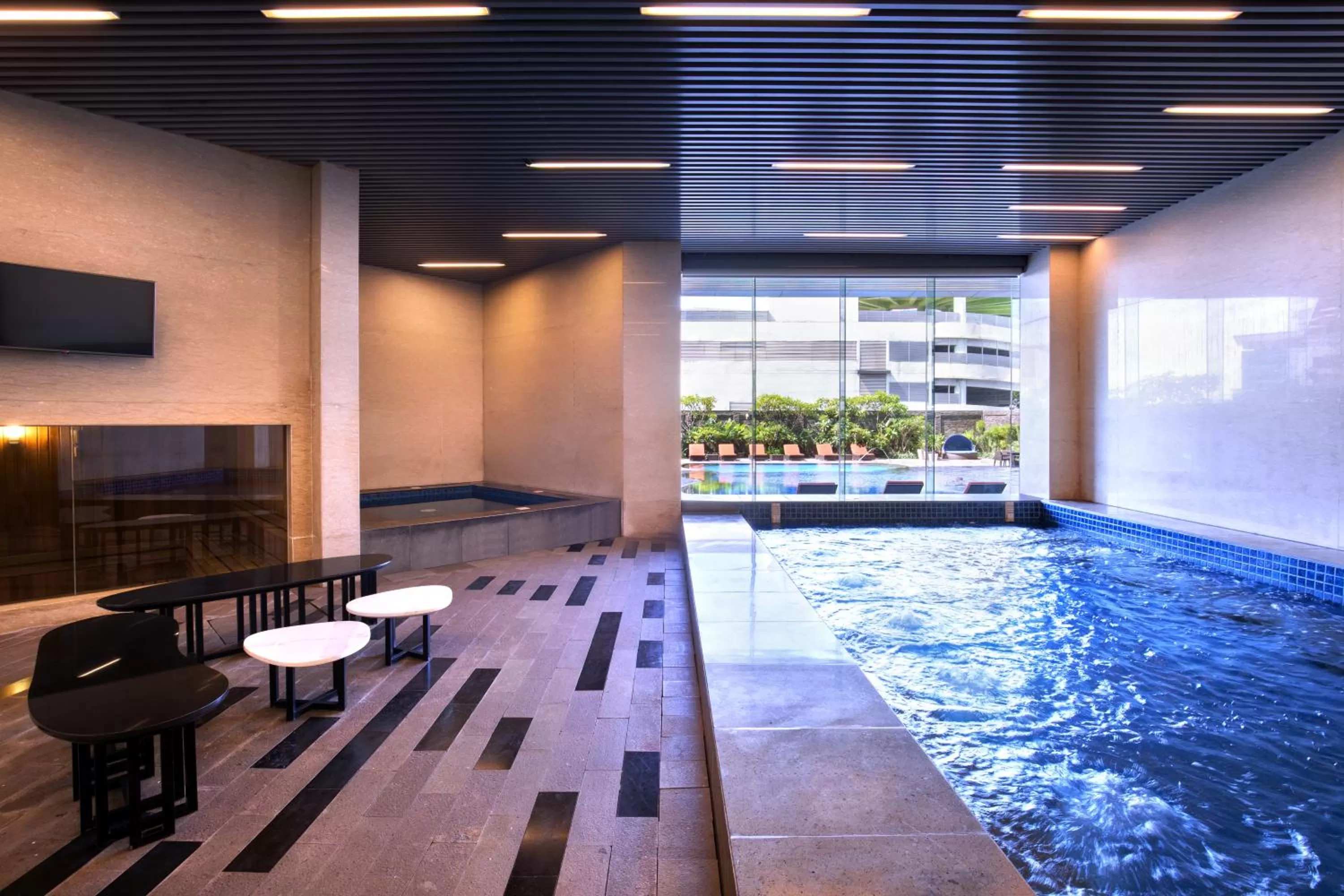 Swimming pool in Grand Mercure Jakarta Kemayoran